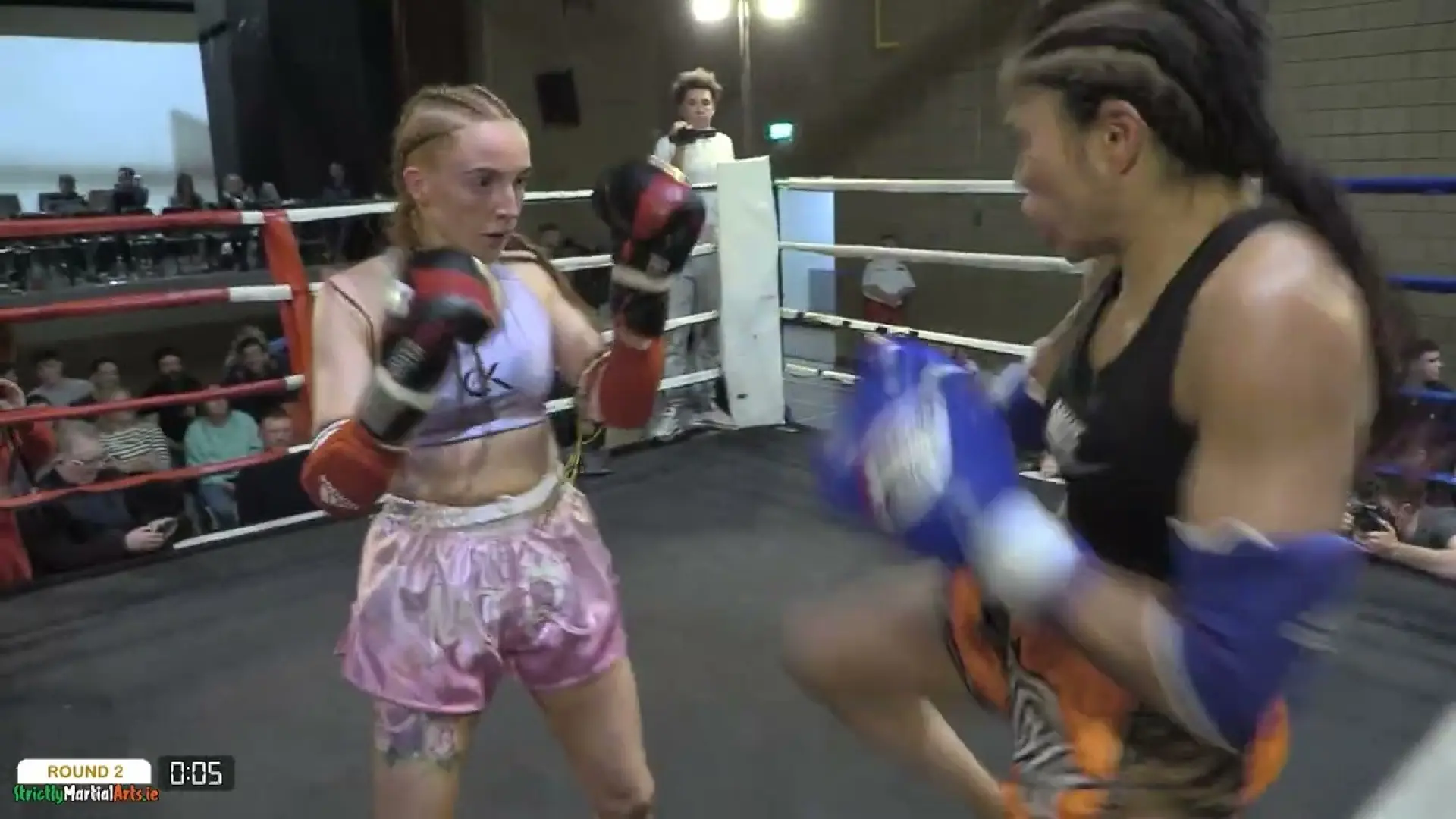 Niamh O'Donoghue vs Julia Rey (Fight Video)
