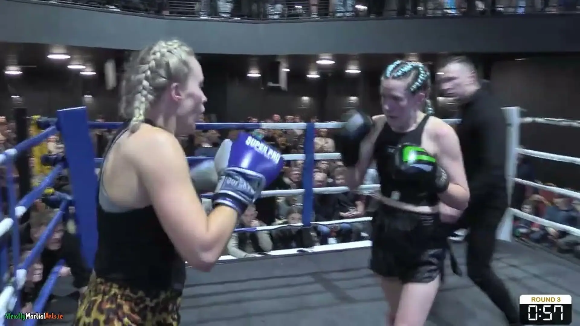 Caroline Anderson vs Amy Flynn (Fight Video)