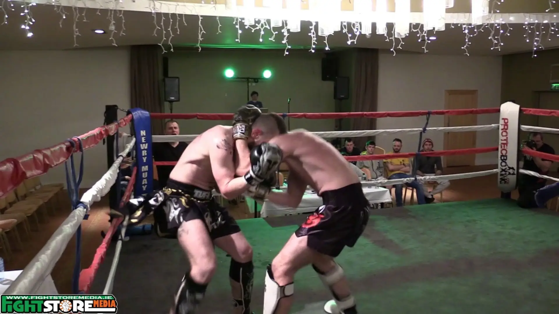 Radek Wozniak vs James Carroll (Fight Video)
