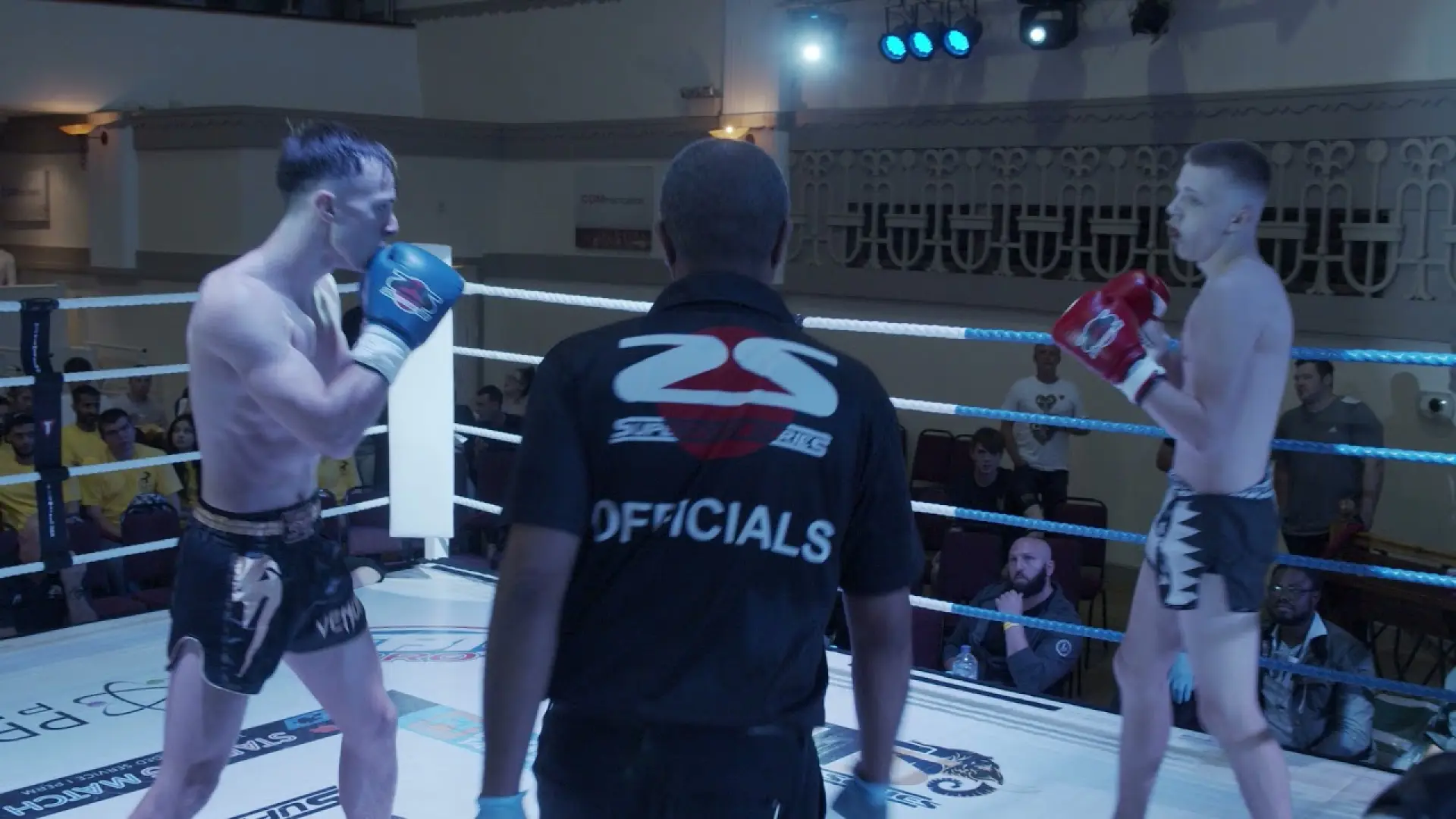 Peter Knight vs Adam Baldwin (Fight Video)