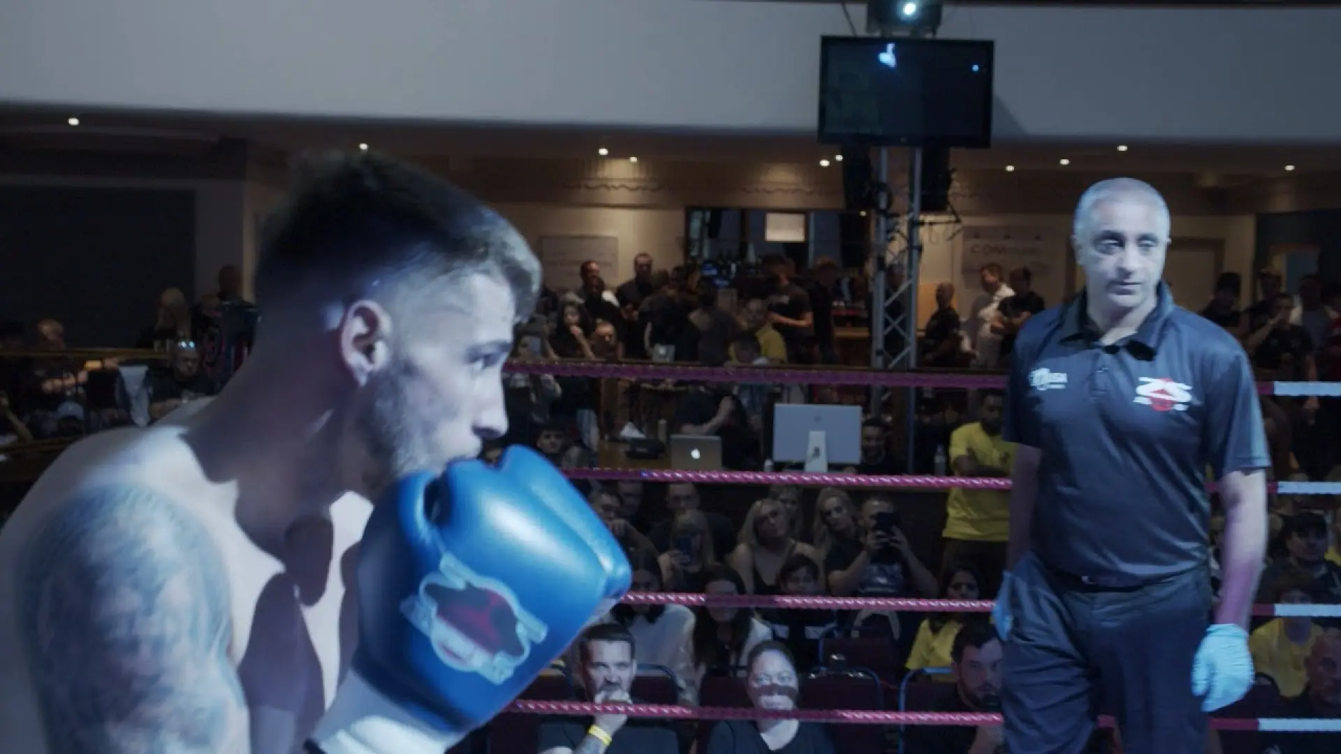 Alex Booty vs Fred Collings (Fight Video)