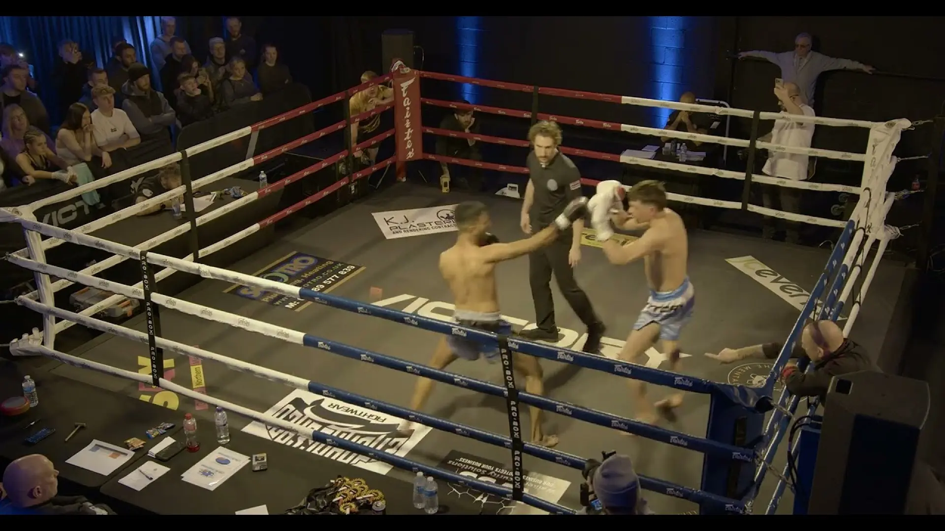 Darren James vs Christian Finnegan (Fight Video)