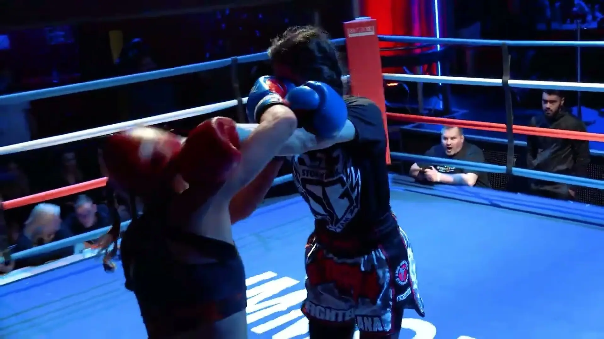 Farzana Shaukat vs Leigh Hart