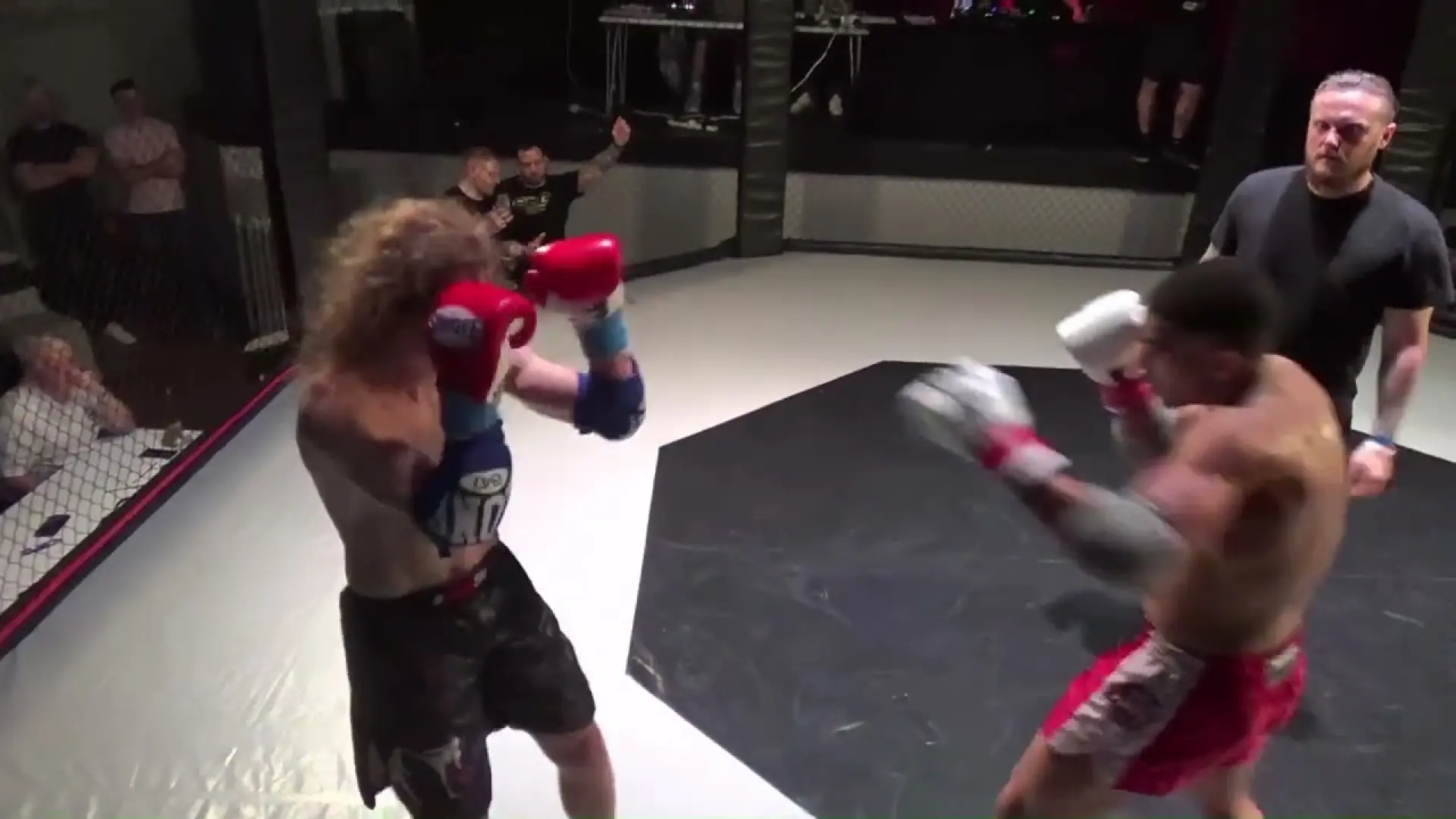 Ethan Hendry vs Tomasz Karczewski