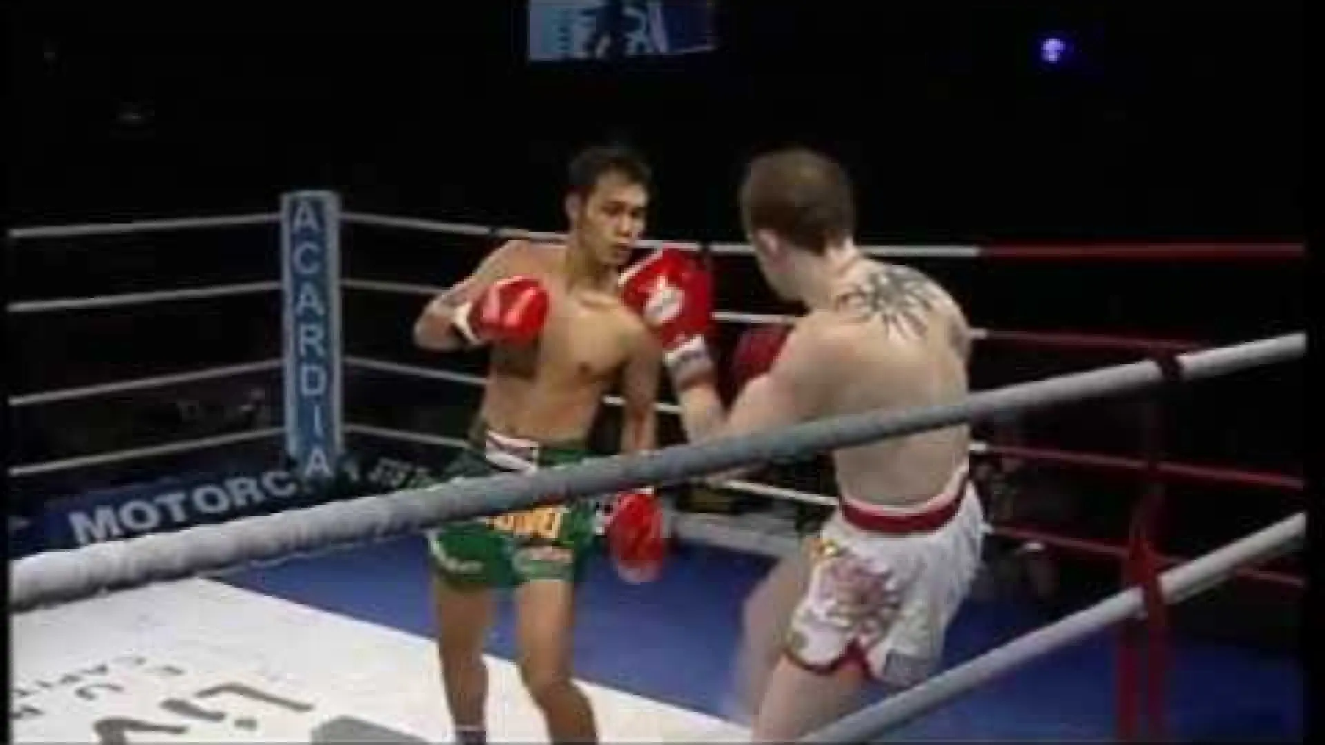 Andy Howson vs Jaotapee Kiatkorwit (Fight Video)