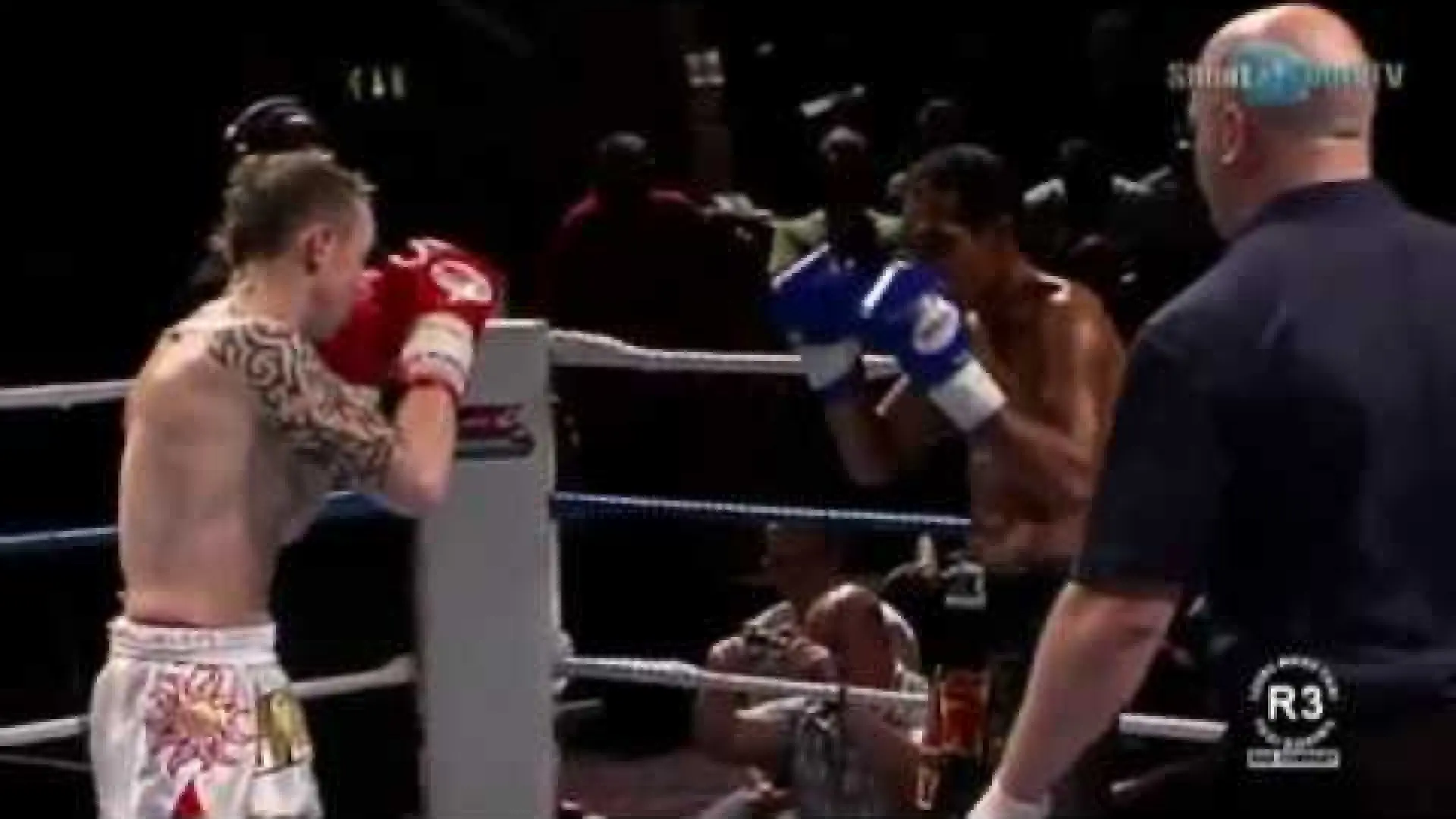 Andy Howson vs Weera Mingthon (Fight Video)