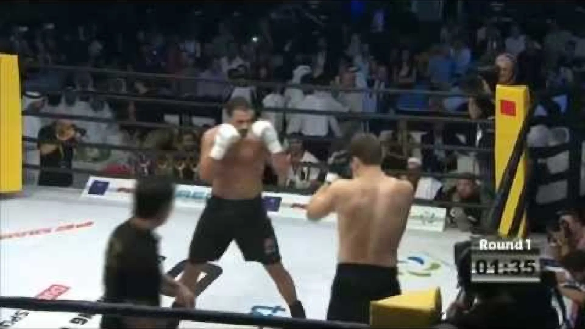 Badr Hari vs Arnold Oborotov (Fight Video)