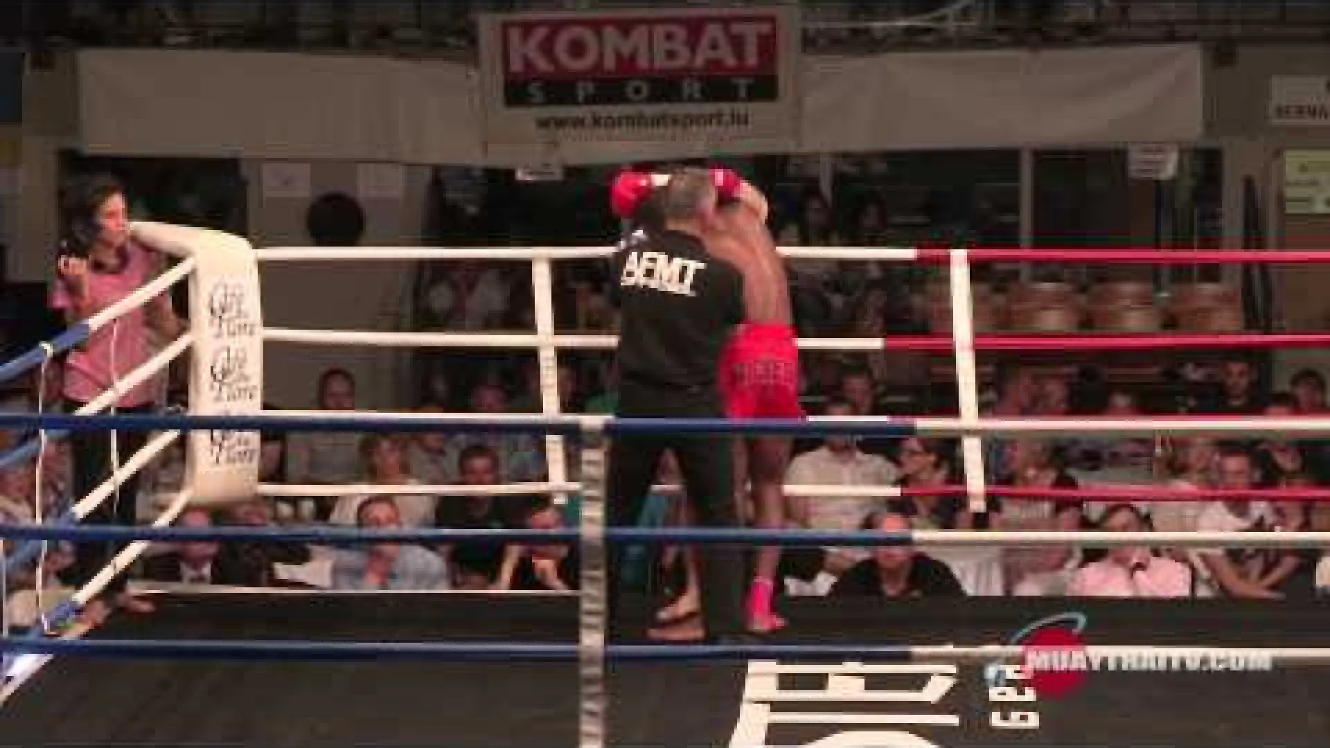Ben Hodge vs Wendy Annonay (Fight Video)