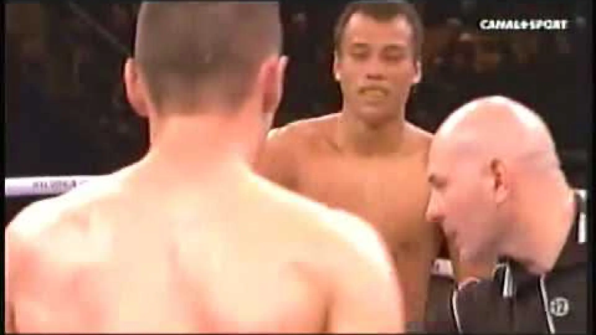 Damien Alamos vs Sitthichai Sitsongpeenong (Fight Video)