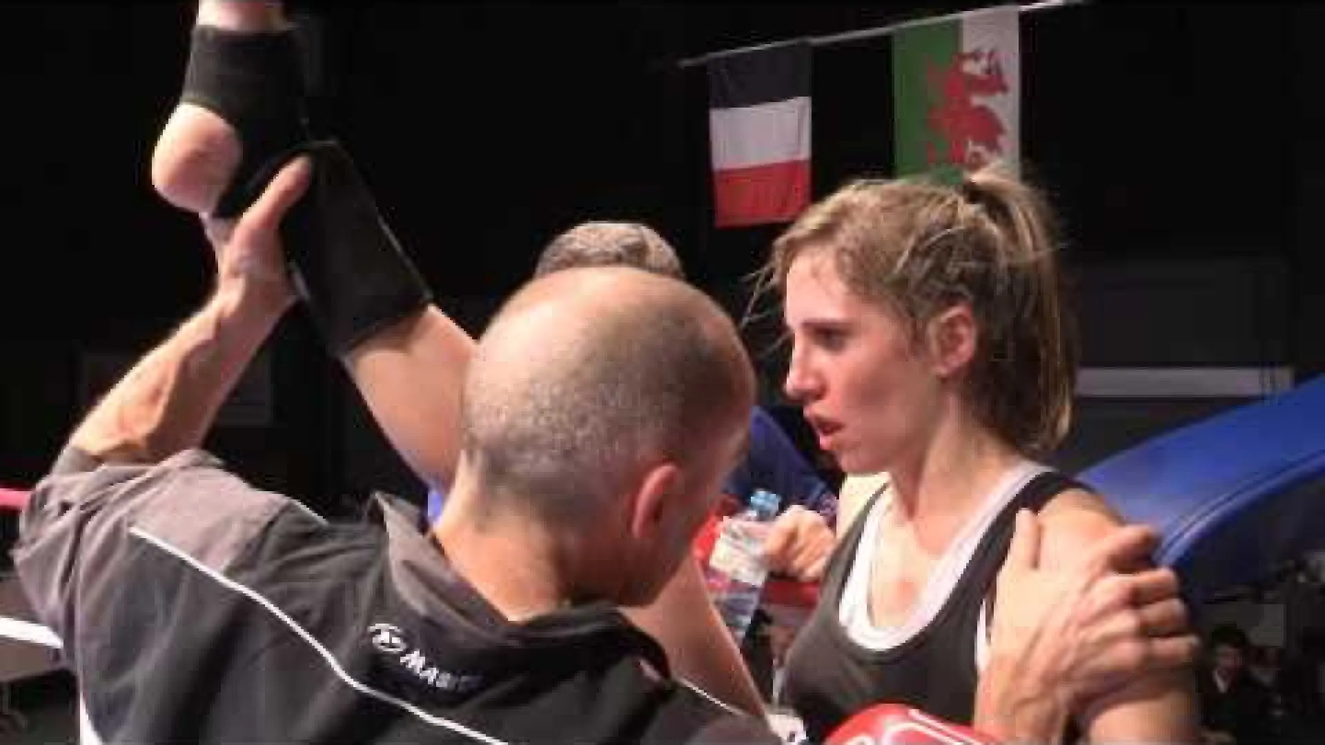 Iman Barlow vs Lizzie Largillière (Fight Video)