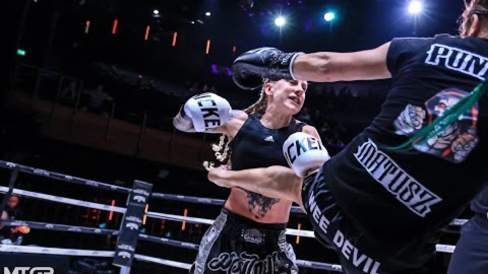 Jade Nichols vs Evi Ewelina
