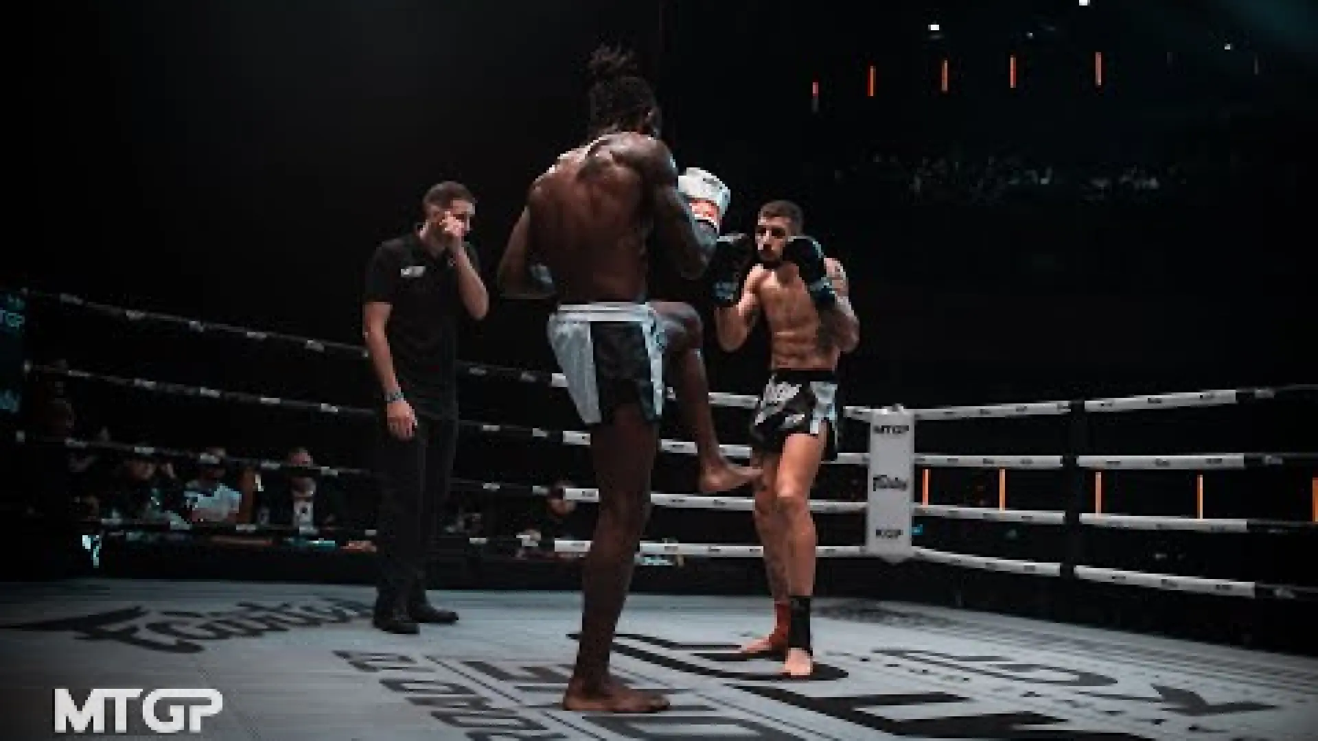 Joao Silva vs Duane Barnes (Fight Video)