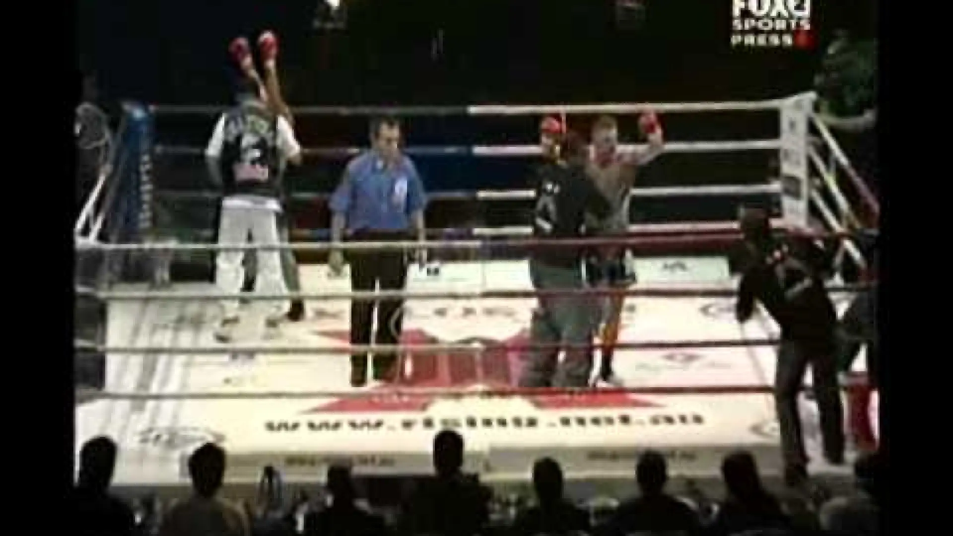 John Wayne Parr vs Yodsanklai Fairtex (Fight Video)