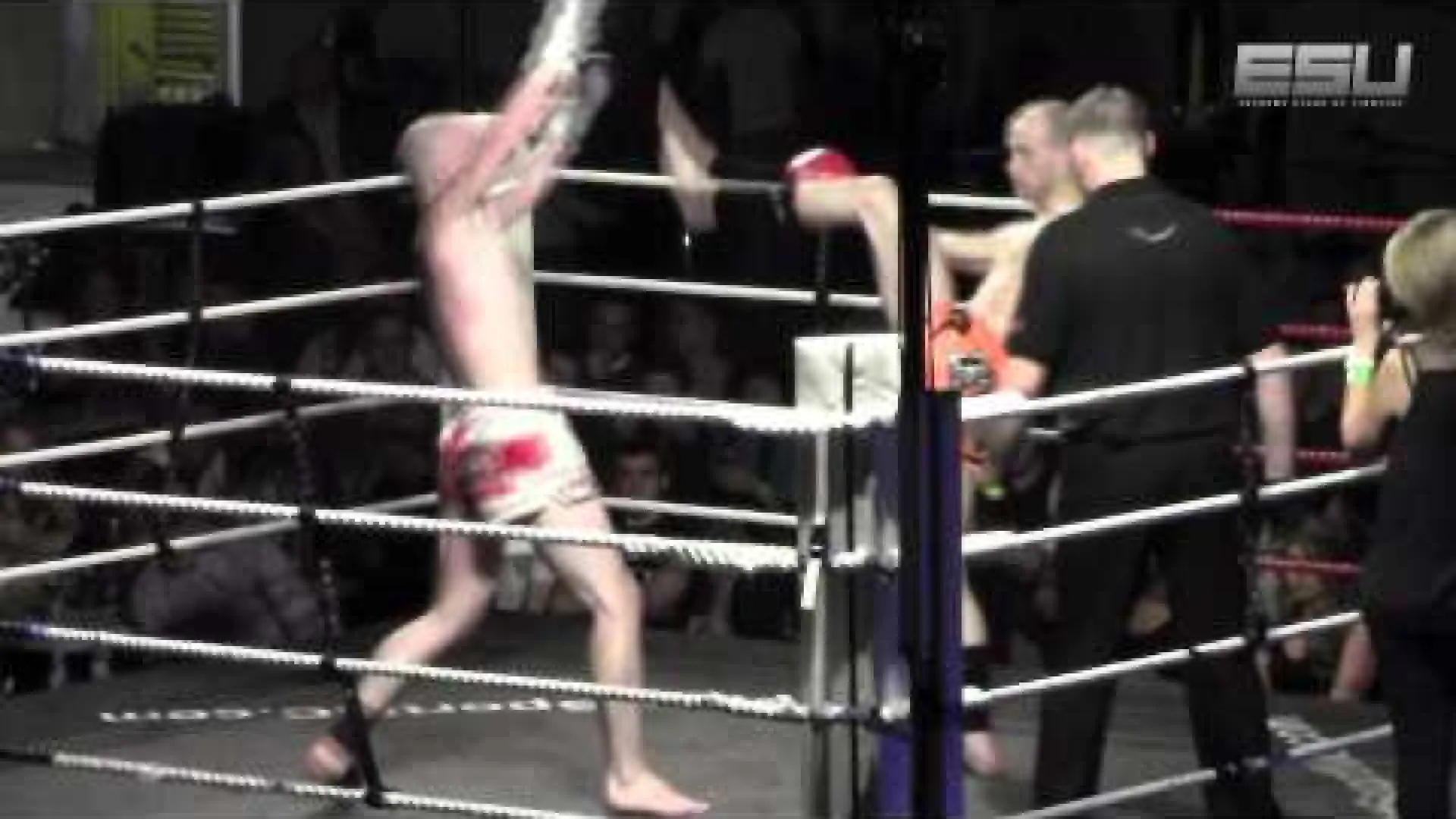 Jonno Chipchase vs Bartek Miasik (Fight Video)
