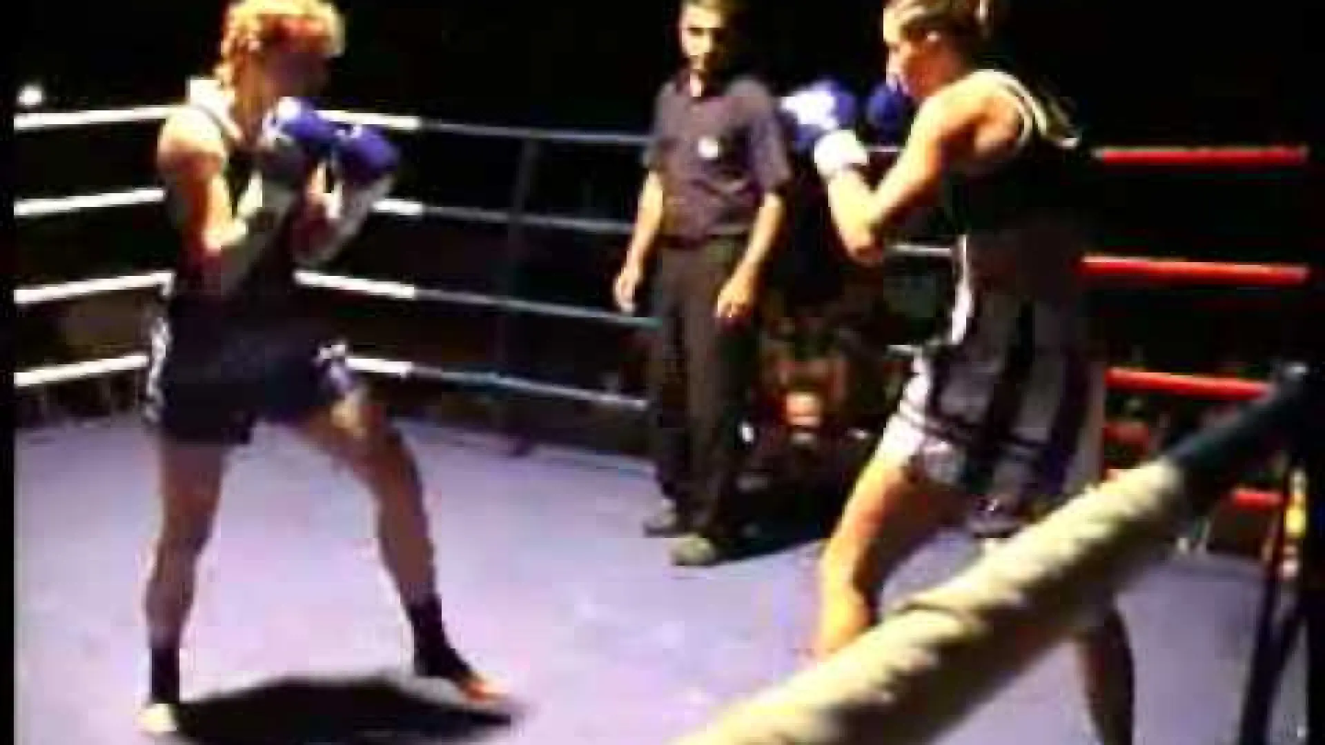 Julie Kitchen vs Nicky Carter (Fight Video)