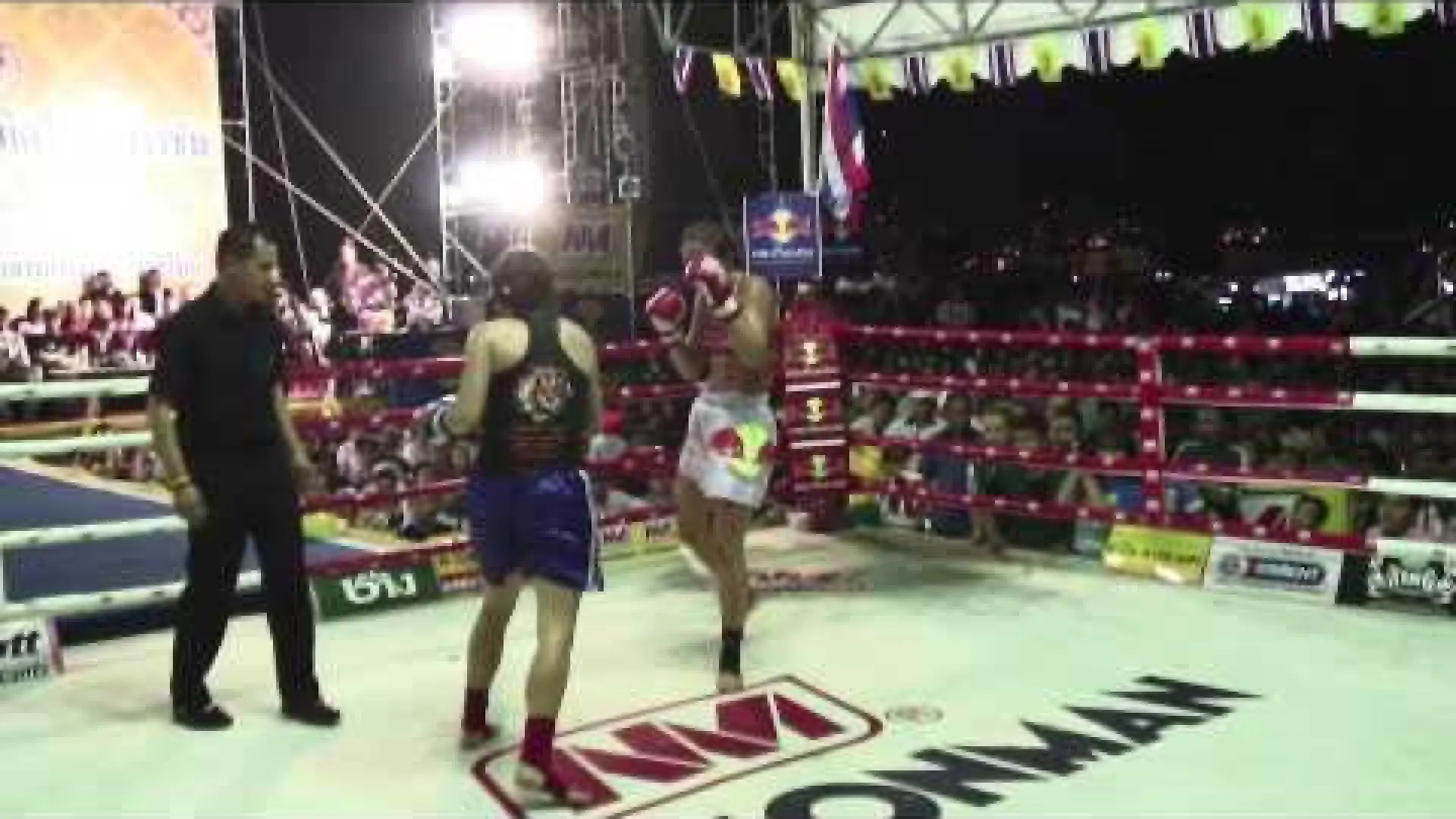 Julie Kitchen vs Claire Haigh (Fight Video)