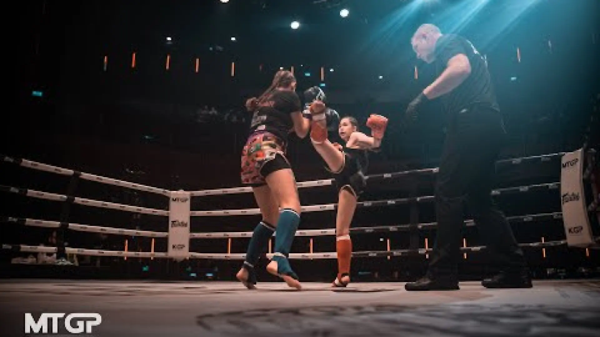 Lilie Copperthwaite vs Elise  Watson (Fight Video)