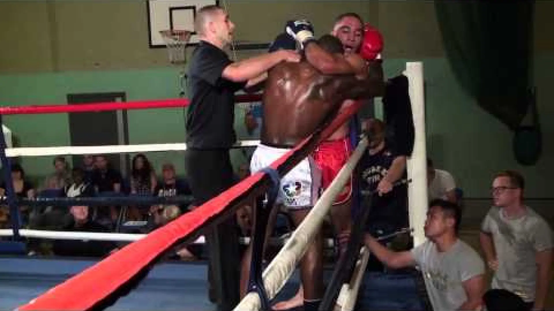 Luke Whelan vs Duane Barnes (Fight Video)