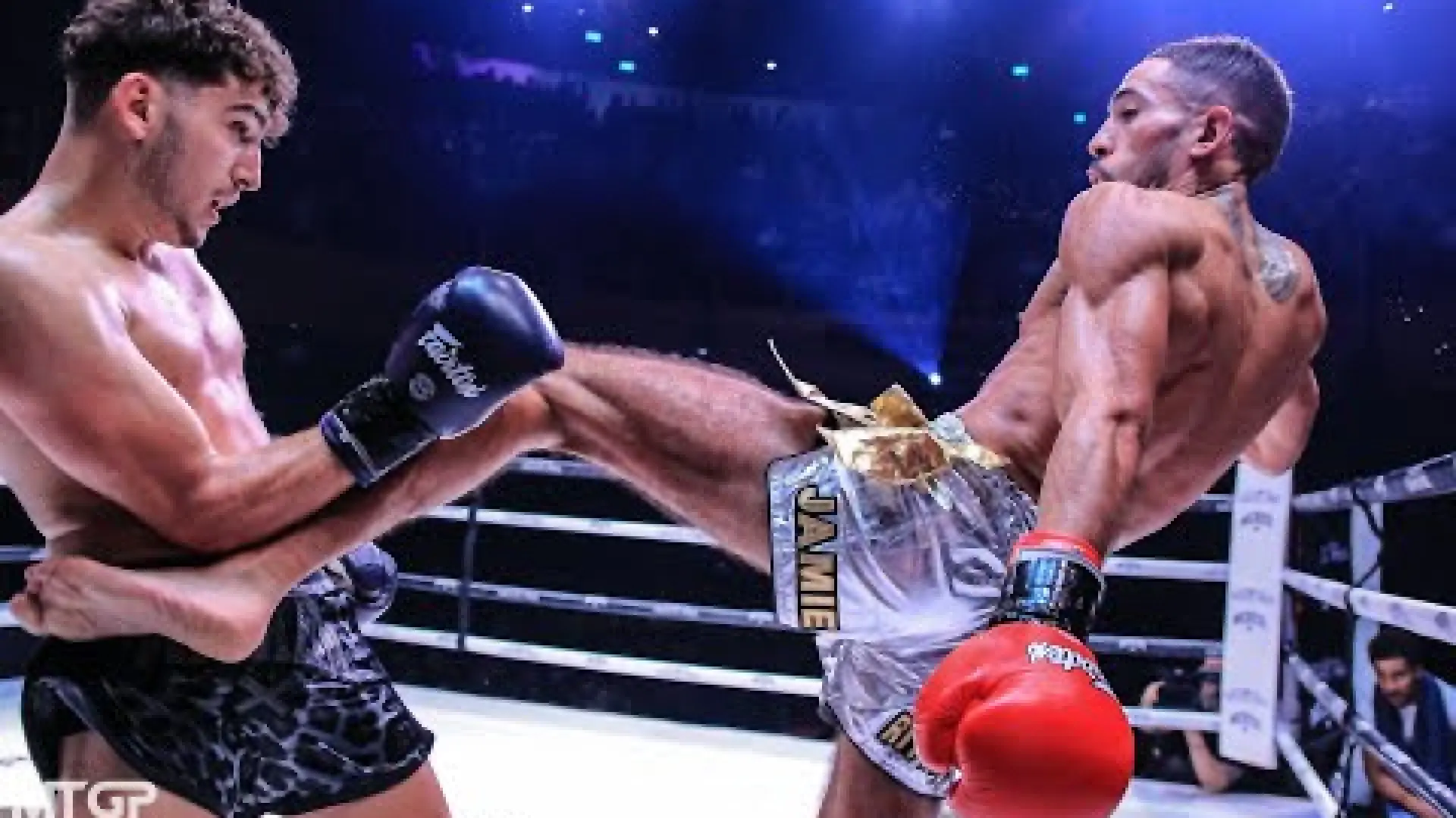 Luke Whelan vs Pantelis Samprovalakis (Fight Video)