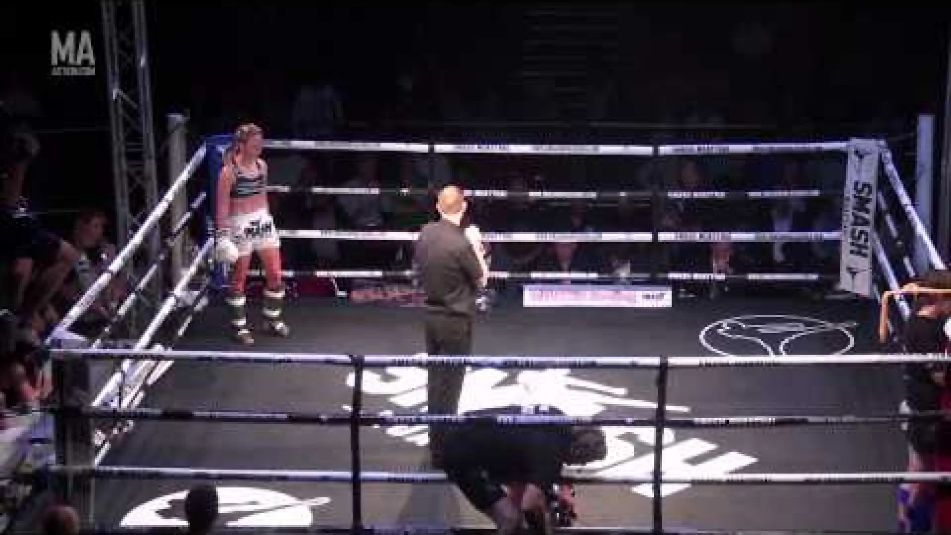Niamh Kinehan vs Amber Kitchen (Fight Video)