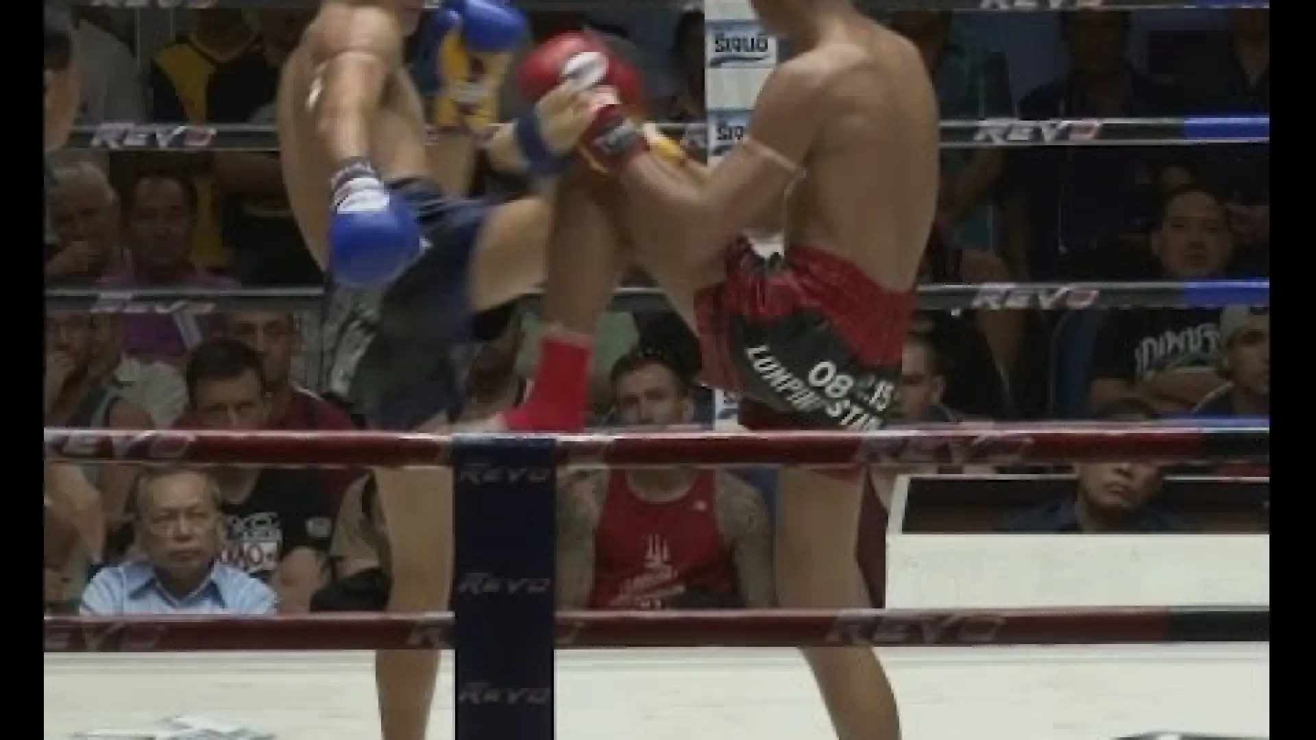 Petchmorakot Petchyindee vs Petchboonchu FA Group (Fight Video)