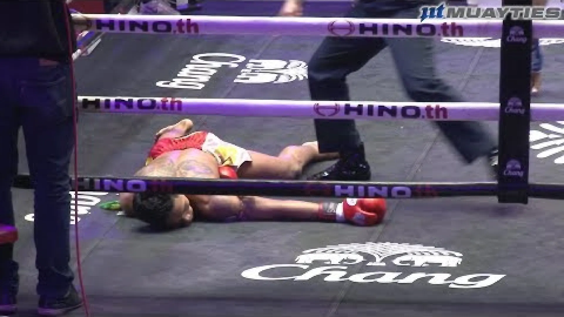Rodtang Jitmuangnon vs Pakkalek Tor Laksong (Fight Video)