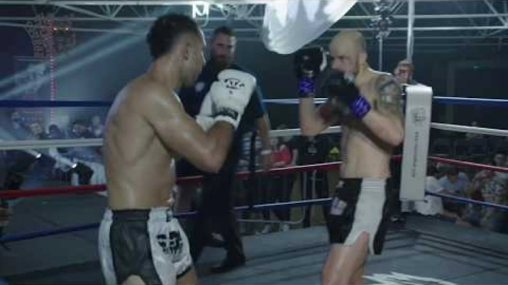Salah Khalifa vs Kyle Messenger (Fight Video)