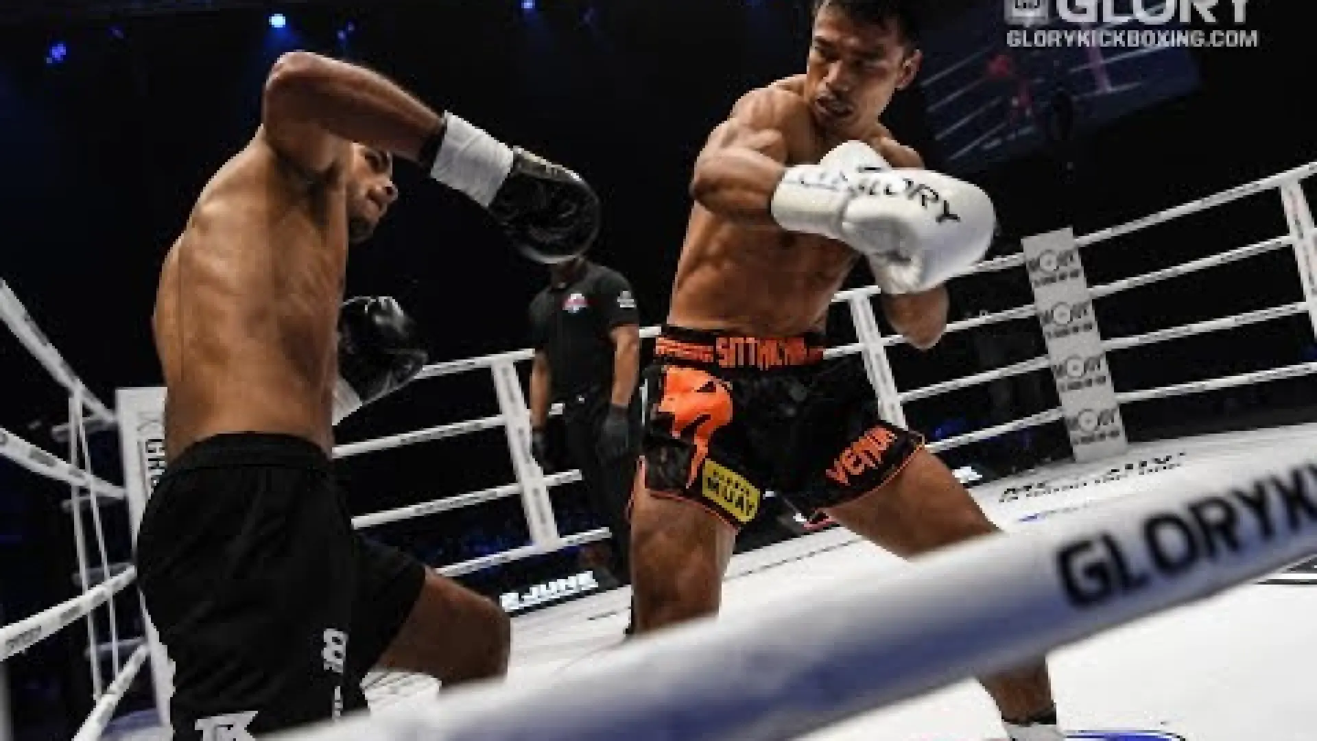 Sitthichai Sitsongpeenong vs Tyjani Beztati (Fight Video)