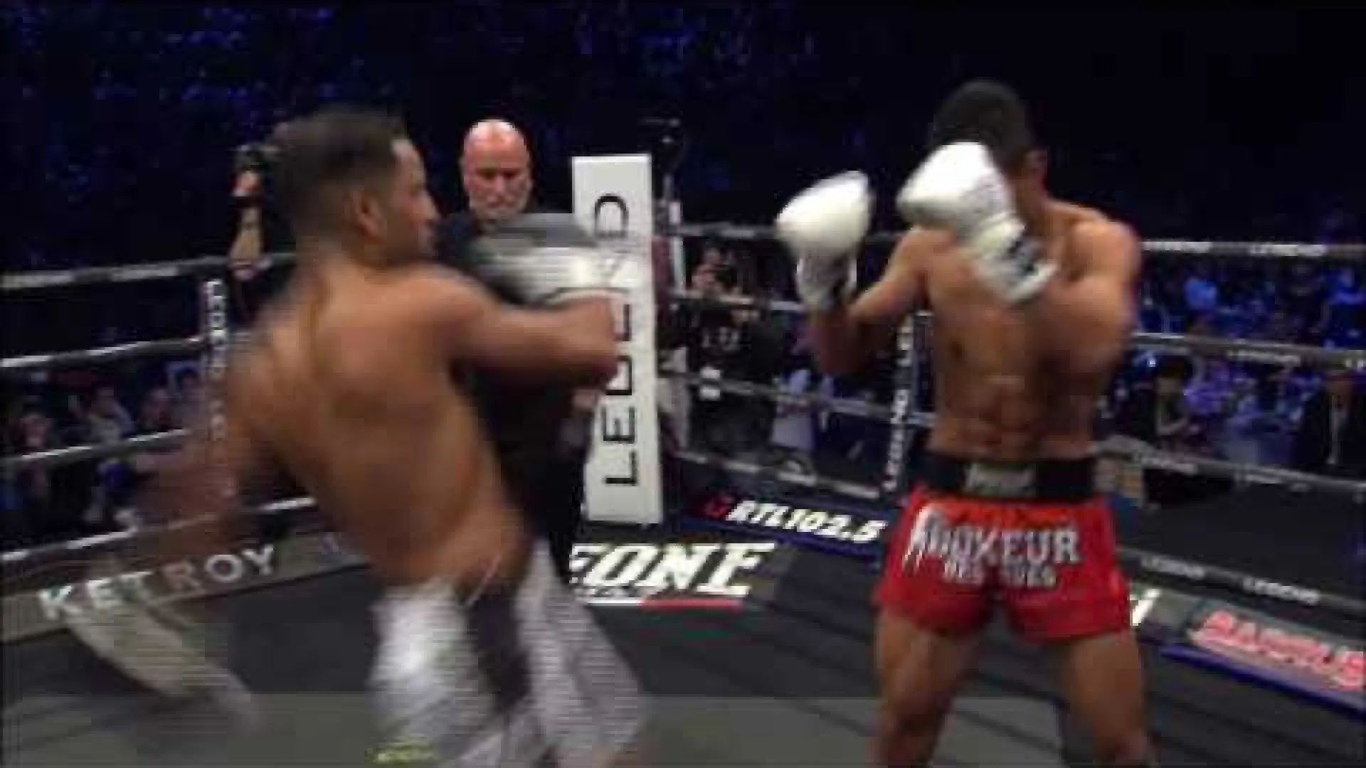 Sitthichai Sitsongpeenong vs Mohamed Khamal (Fight Video)