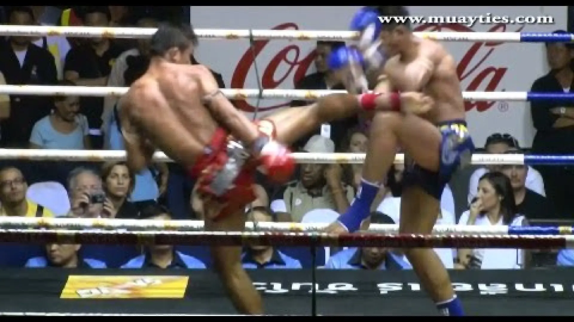Superlek Kiatmoo9 vs Jompichit Chuwattana (Fight Video)