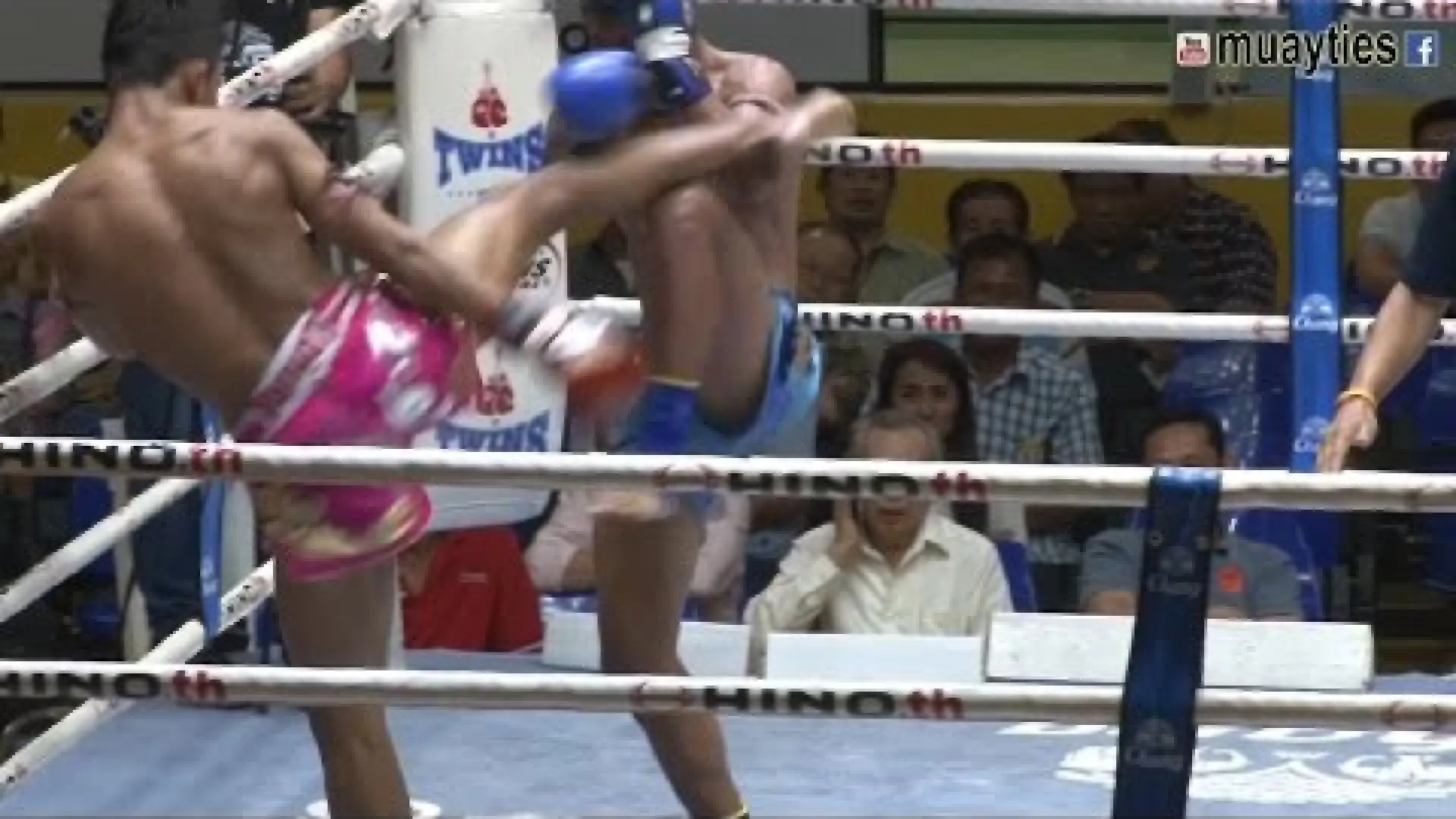 Superlek Kiatmoo9 vs Saen Parunchai (Fight Video)