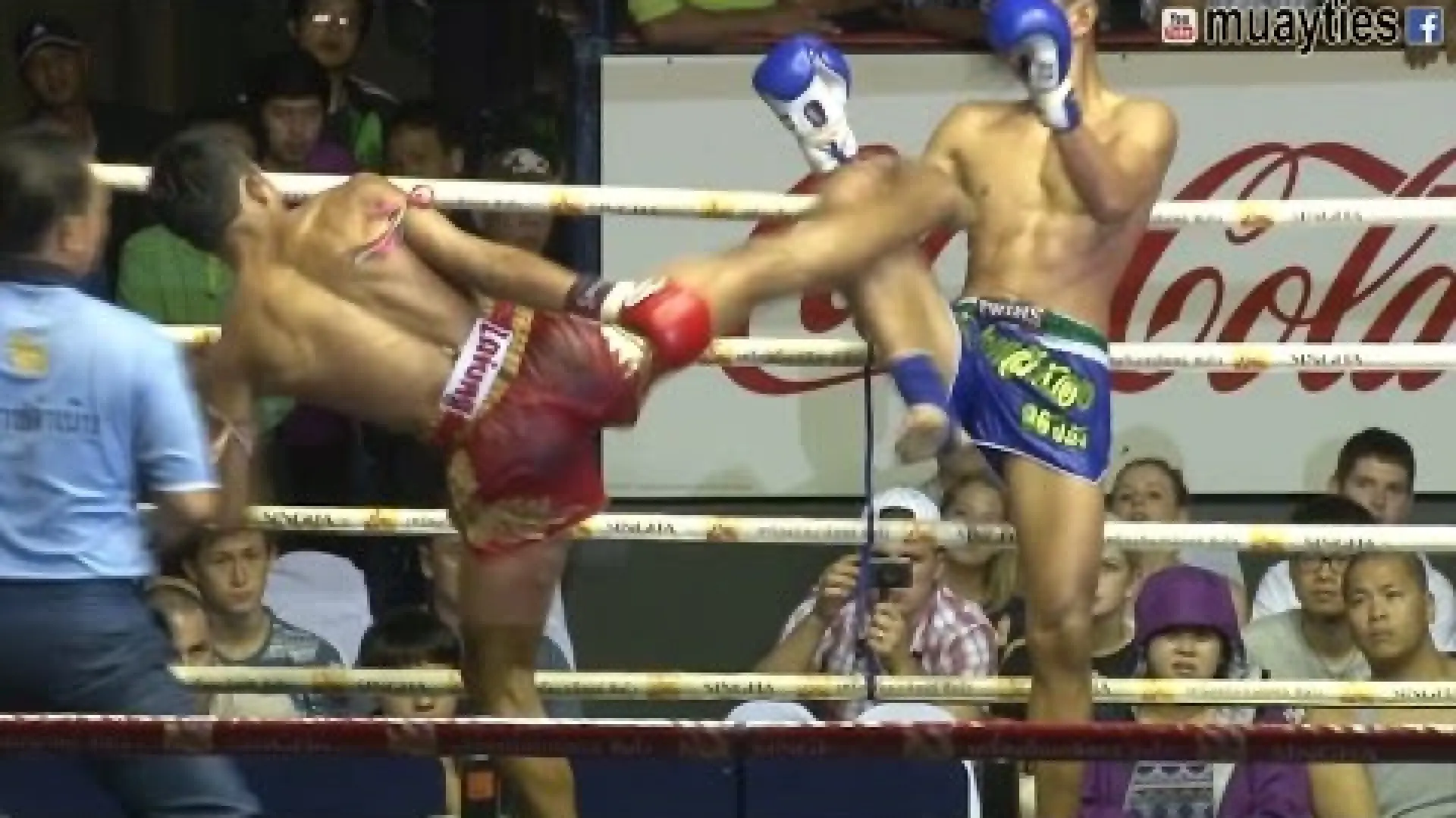 Superlek Kiatmoo9 vs Bangpleenoi Petchyindee (Fight Video)