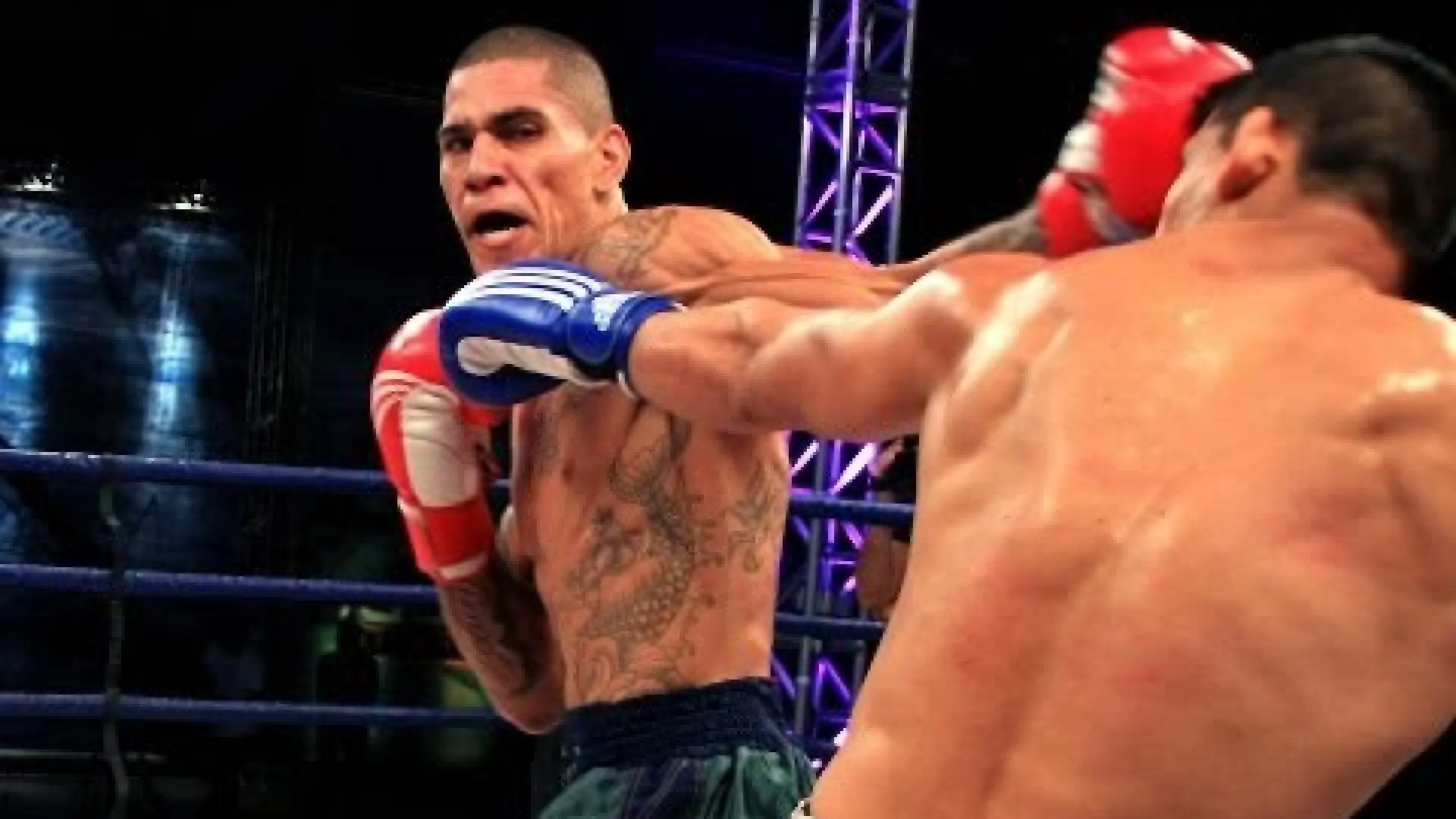 Alex Pereira vs Matías Adaro (Fight Video)