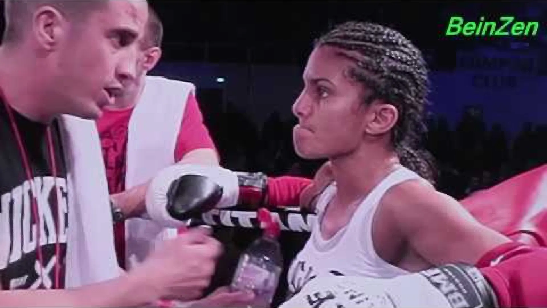 Anissa Meksen vs Phet Yodying (Fight Video)