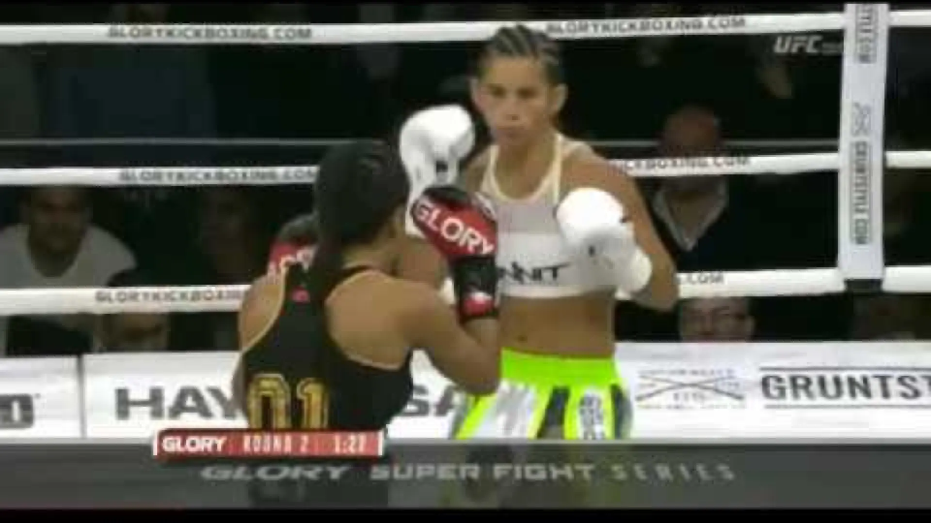 Anissa Meksen vs Tiffany Van Soest (Fight Video)