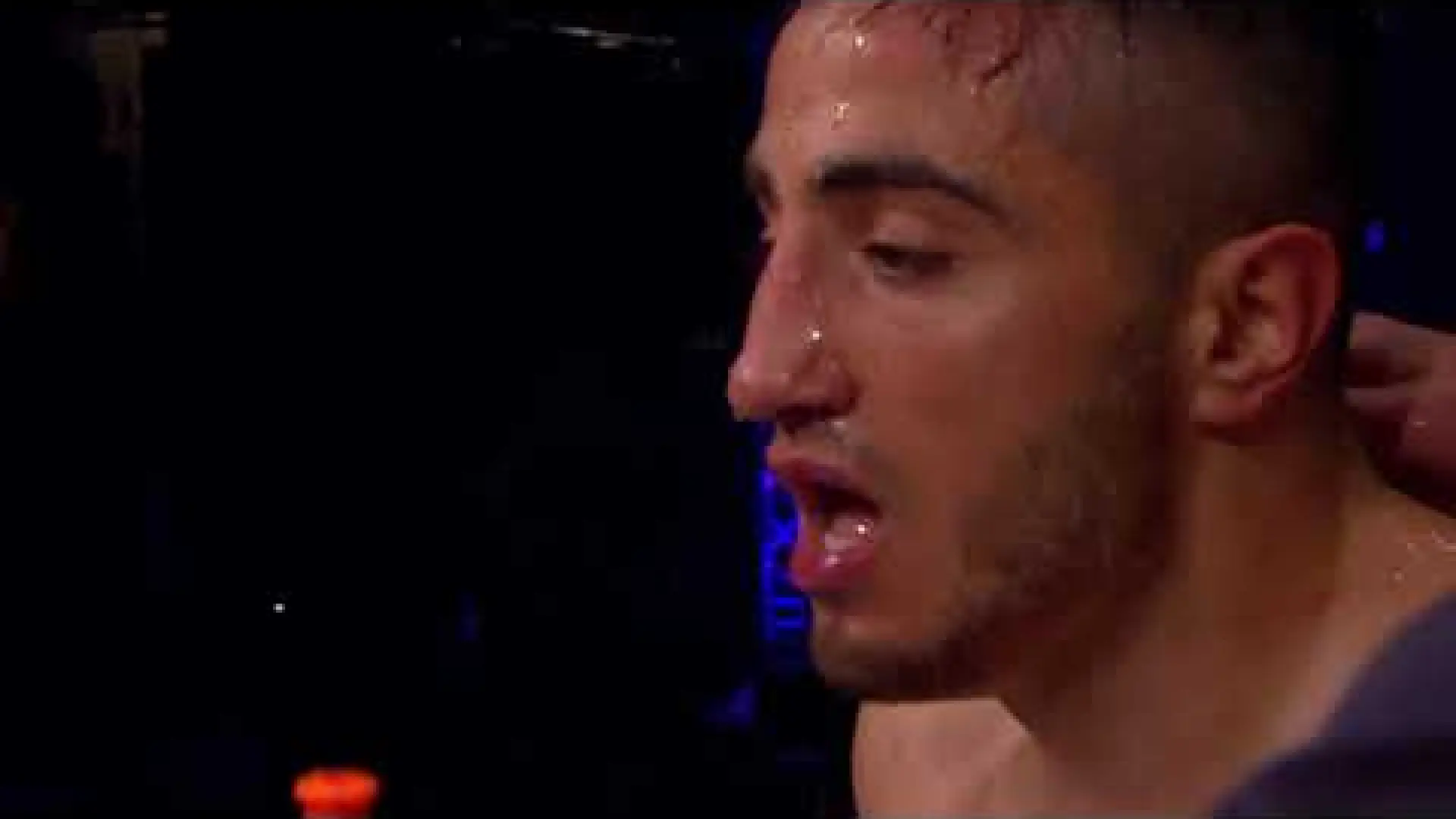 Tayfun Ozcan vs Serginio Kanters (Fight Video)