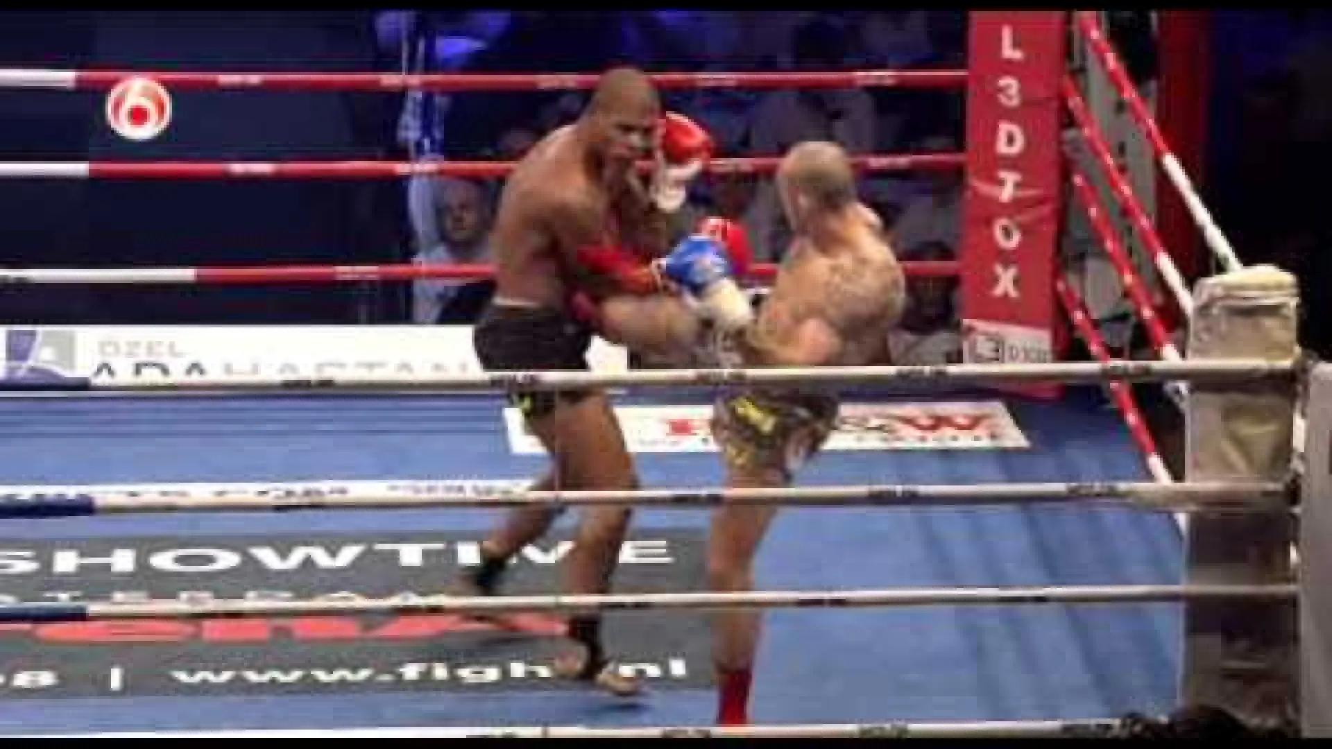 Tyrone Spong vs Ondřej Hutník (Fight Video)