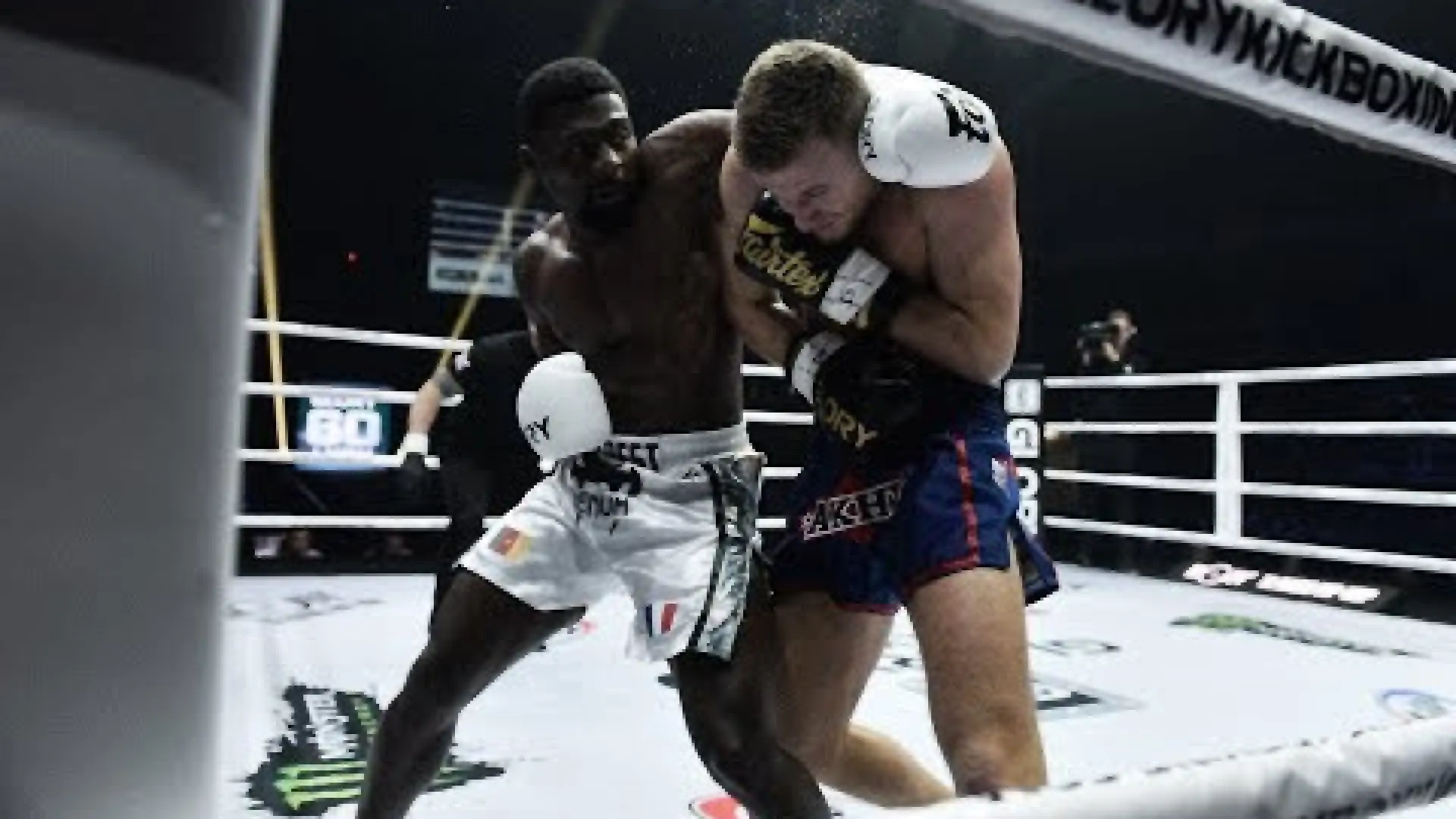 Jimmy Vienot vs Cédric Doumbe (Fight Video)