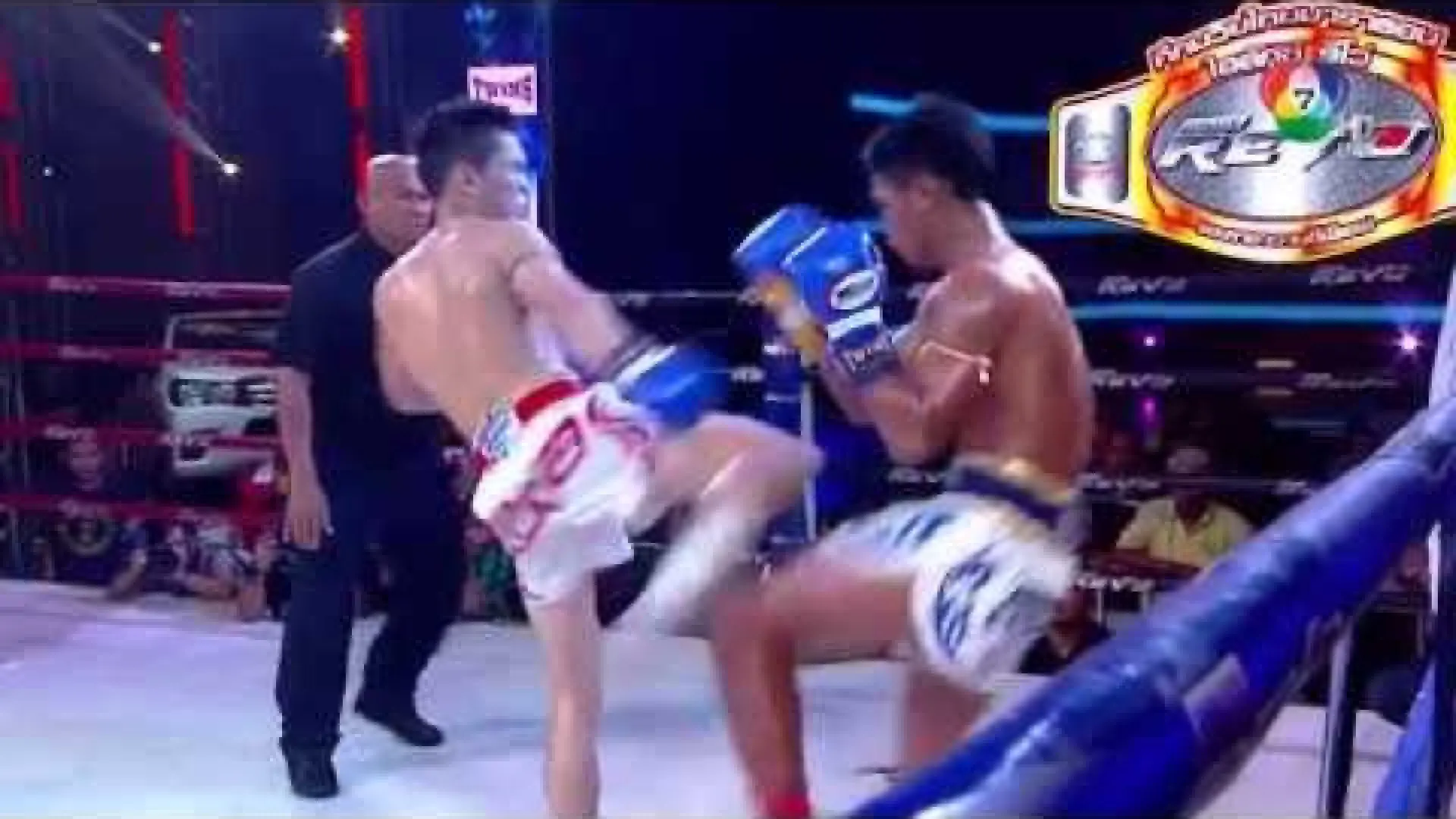 Petpanomrung Kiatmoo9 vs Kwankhao Mor Ratanabandit (Fight Video)