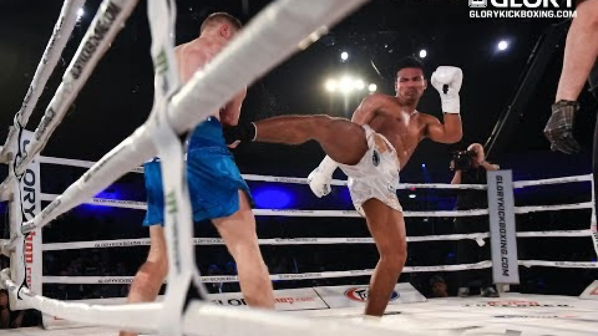 Petpanomrung Kiatmoo9 vs Serhii Adamchuk (Fight Video)