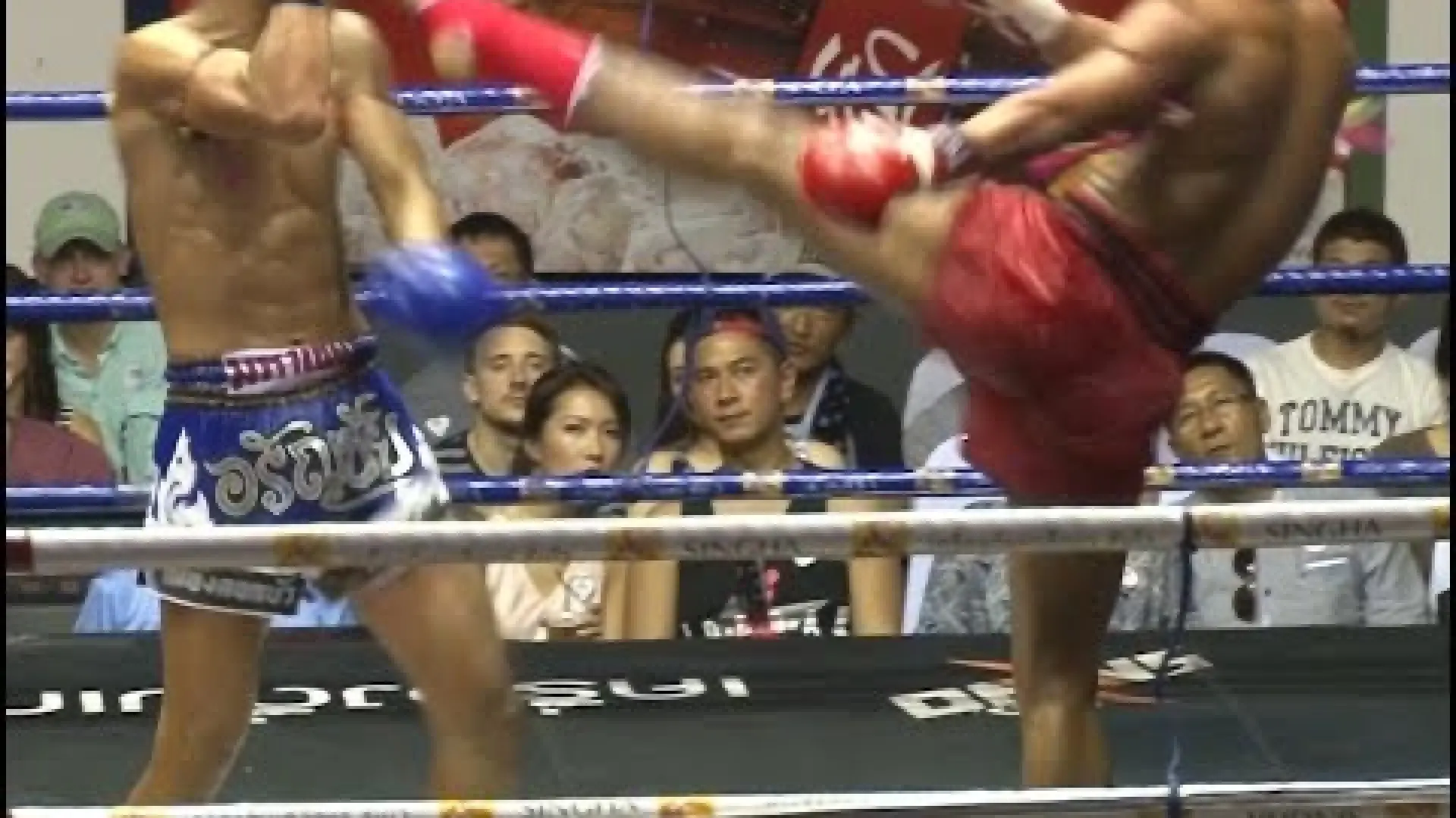 Petpanomrung Kiatmoo9 vs Aranchai Pran26 (Fight Video)