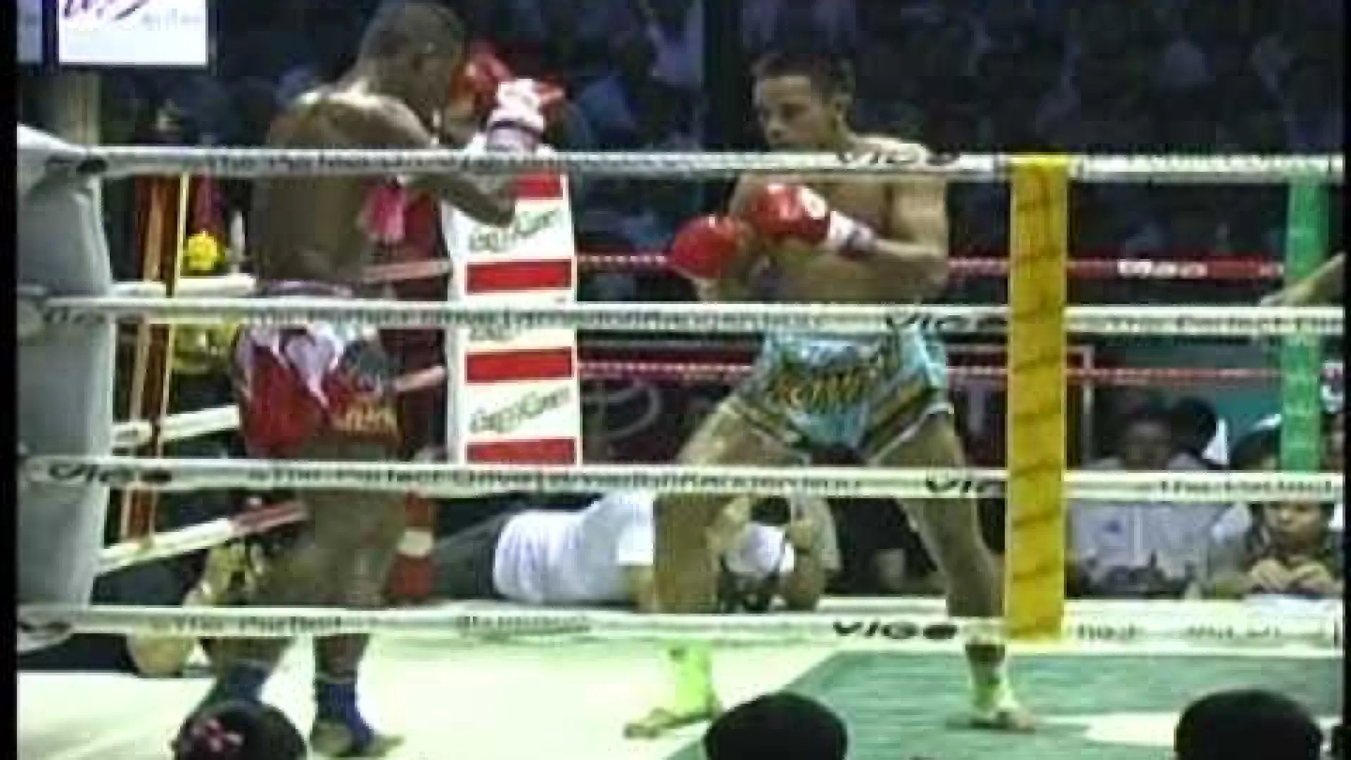 Singdam Kiatmoo9 vs Kongpipop Petchyindee (Fight Video)
