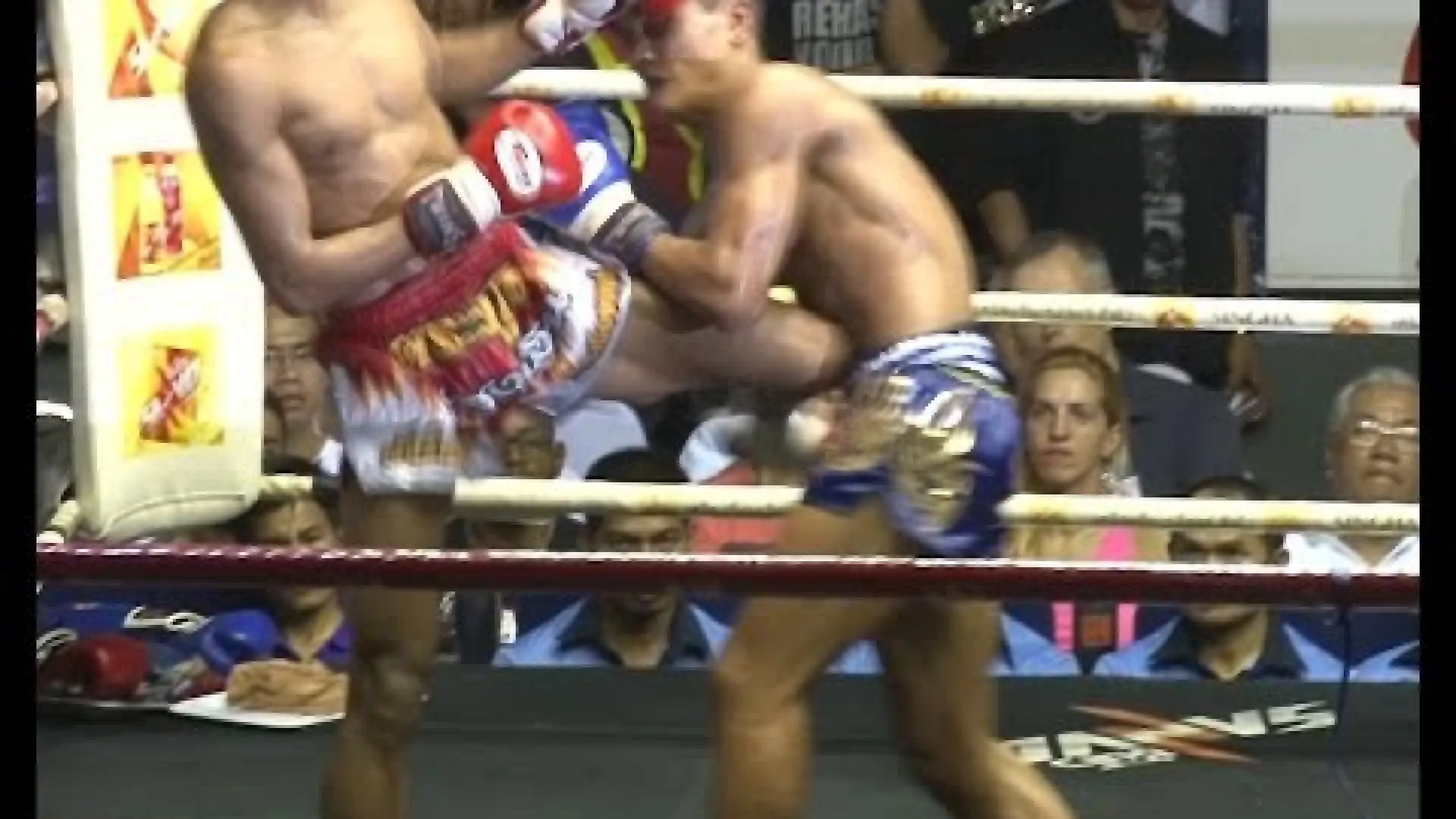 Panpayak Jitmuangnon vs Parkalek Tor Laksong (Fight Video)