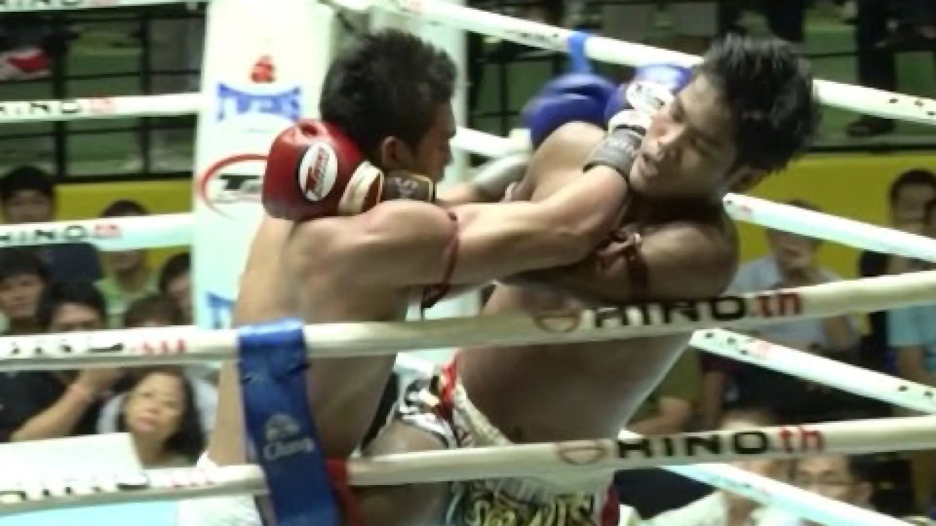 Muangthai PK Saenchai vs Yokwittaya Petchsimuan (Fight Video)