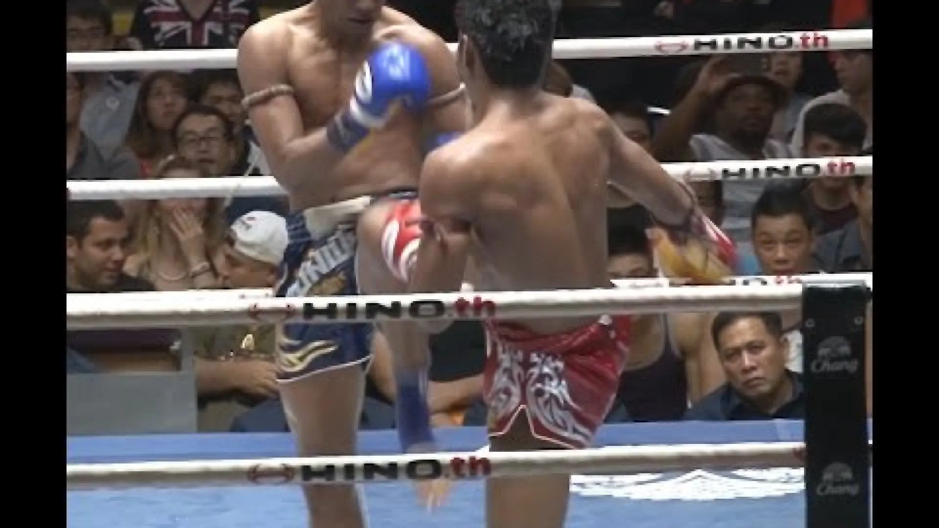 Muangthai PK Saenchai vs Saen Parunchai (Fight Video)