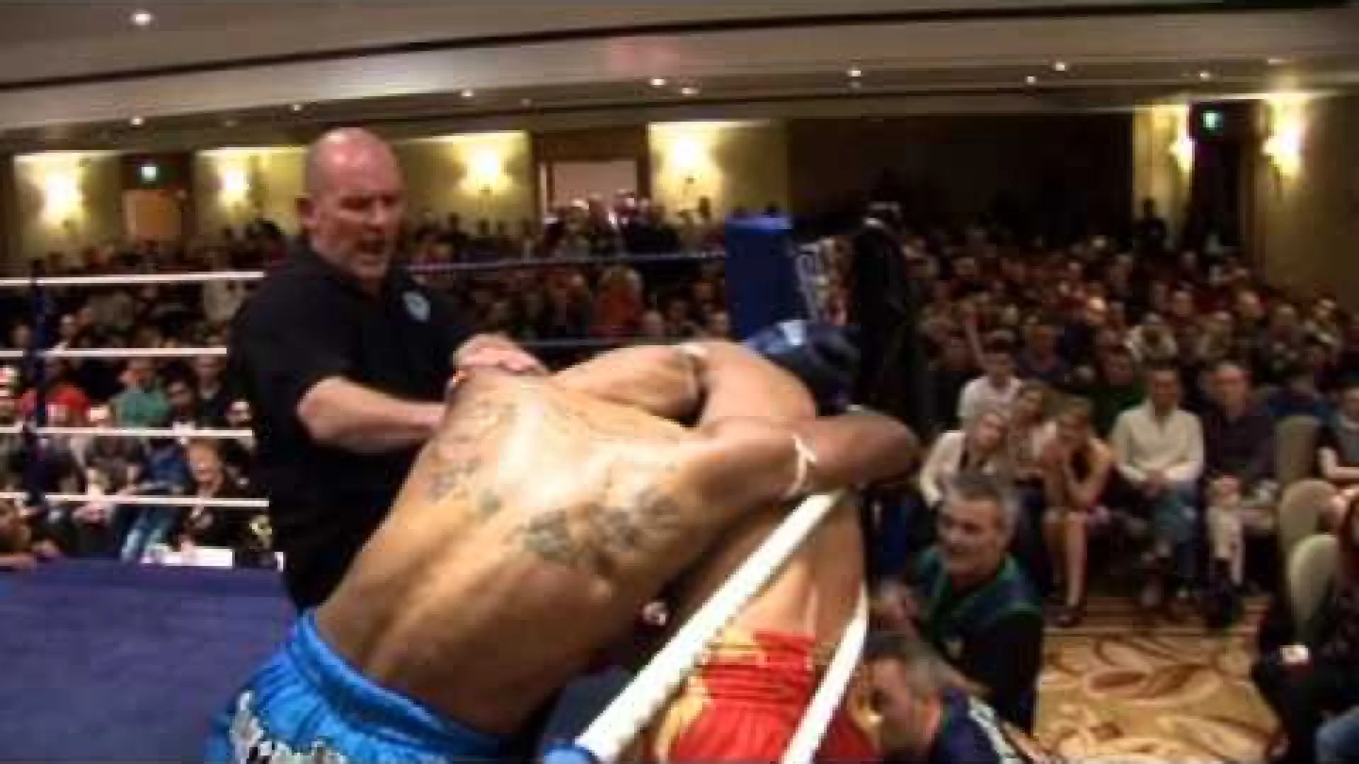 Dean James vs Yokpetch Kiatphontip (Fight Video)