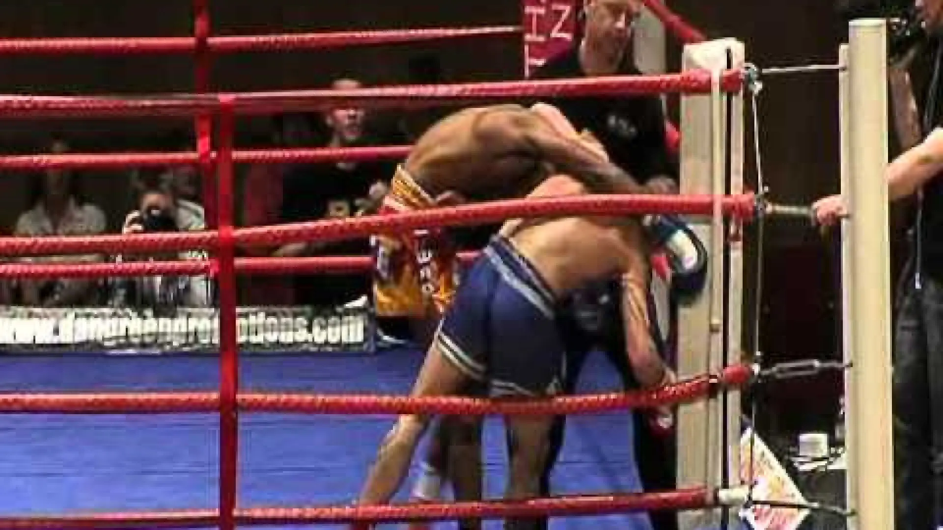 Dean James vs Antonio Rodriguez (Fight Video)
