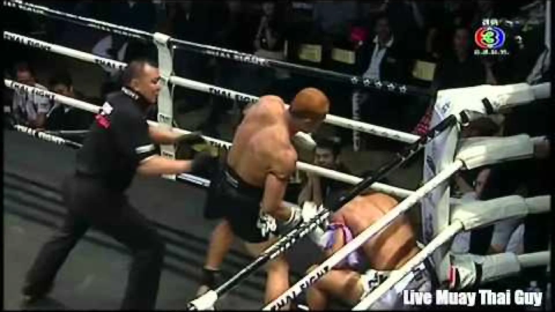 Yodsanklai Fairtex vs Expedito Valin (Fight Video)
