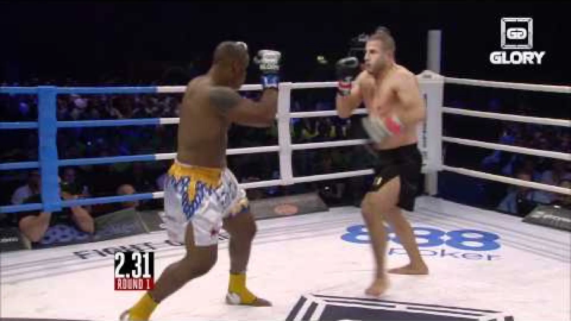 Gökhan Saki vs Carter Williams (Fight Video)