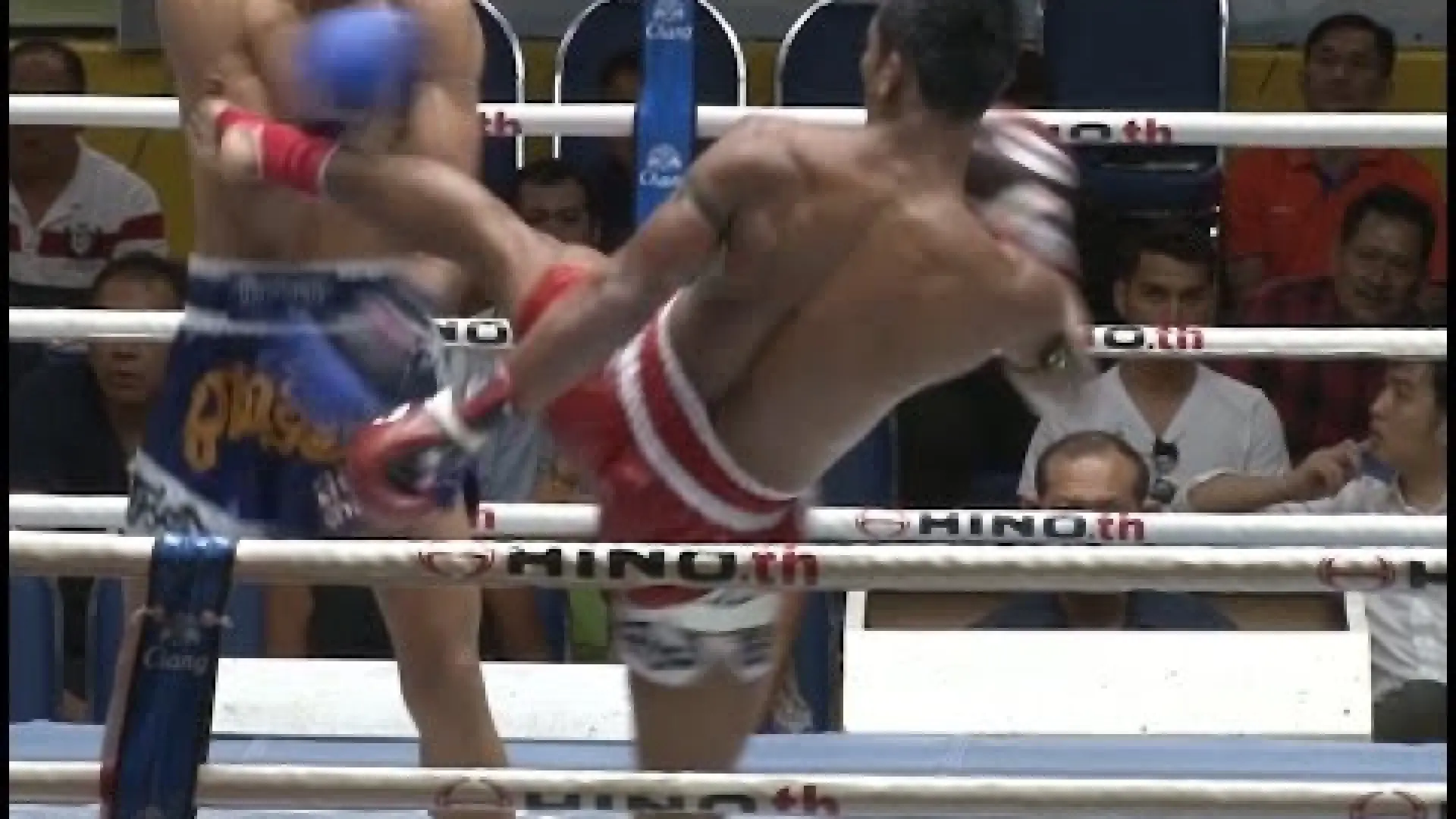 Kongsak Sitboonmee vs Chujaroen Dabransarakarm (Fight Video)